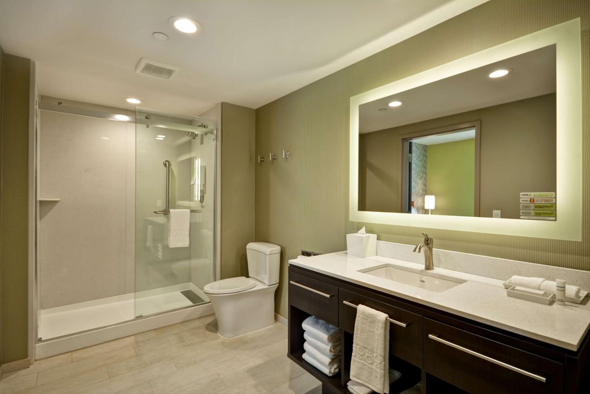 One-Bedroom King Suite Non-Smoking