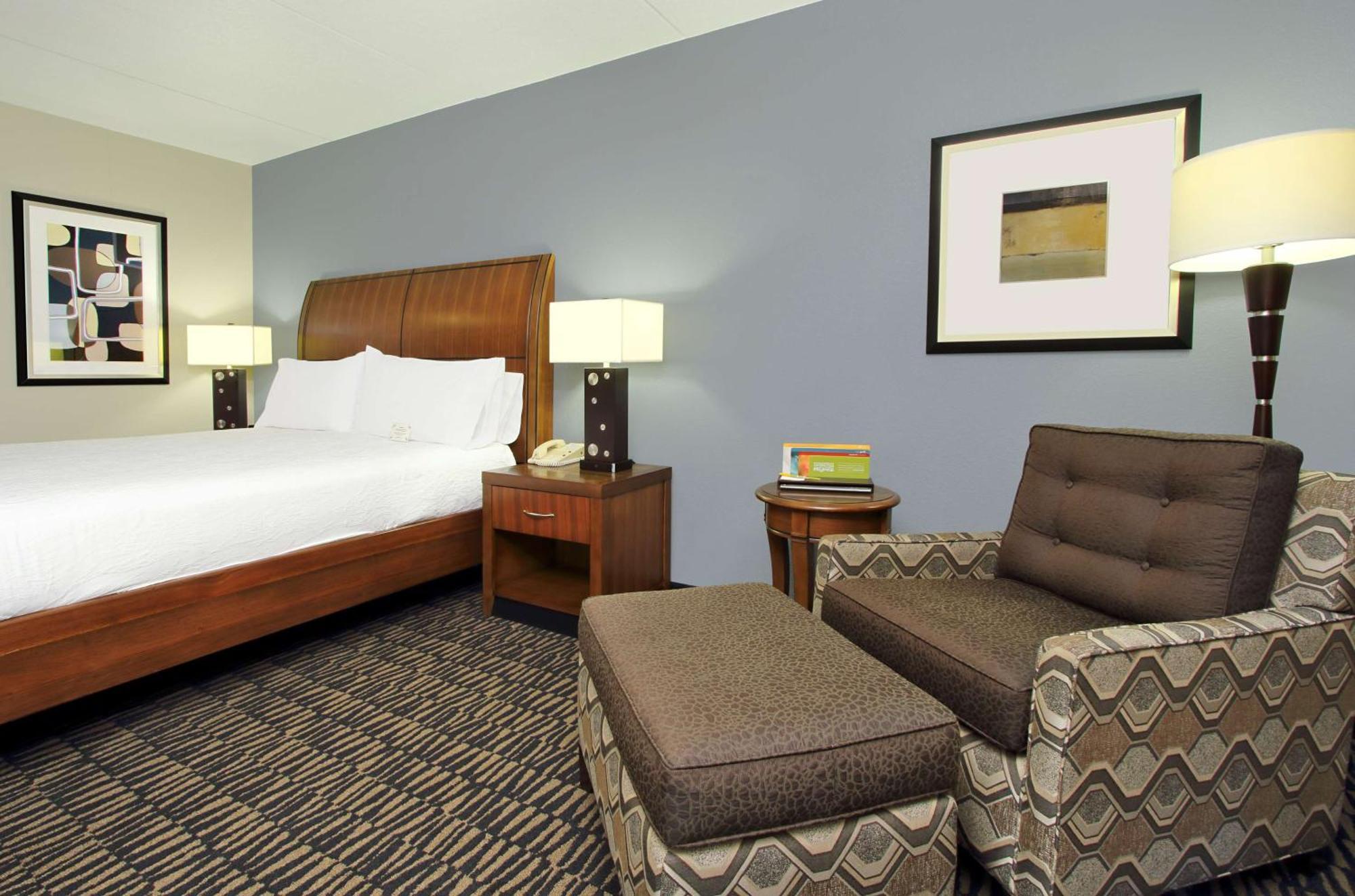 King Room Tub Mobility Hearing Access