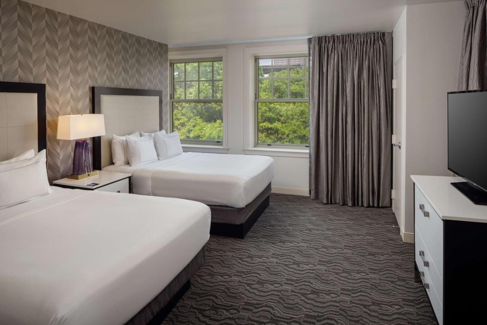Corner Suite Two Queen Beds