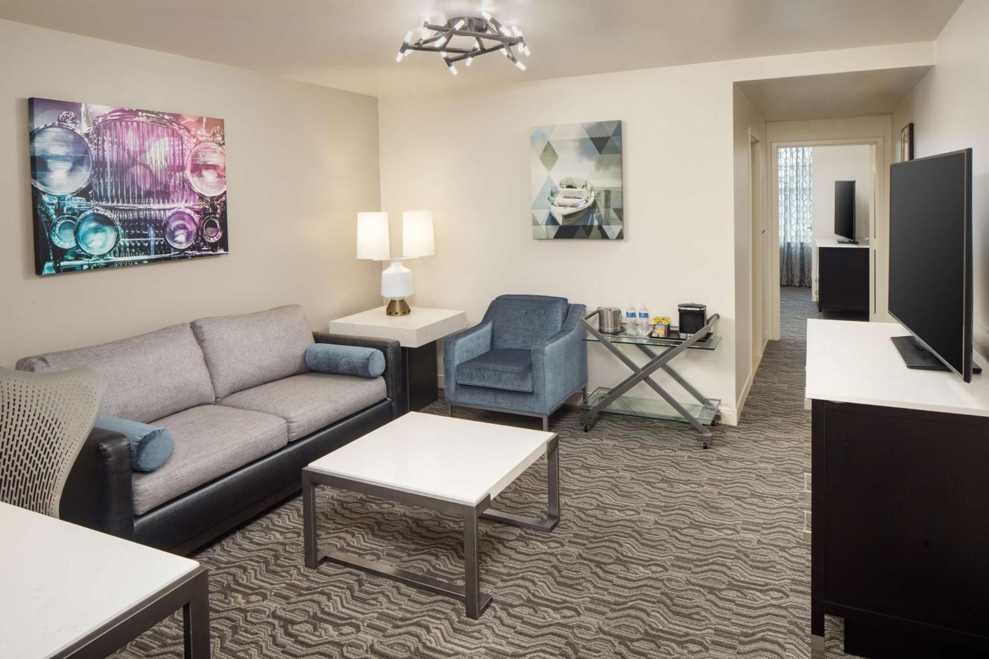 One-Bedroom King Suite Sofa Bed