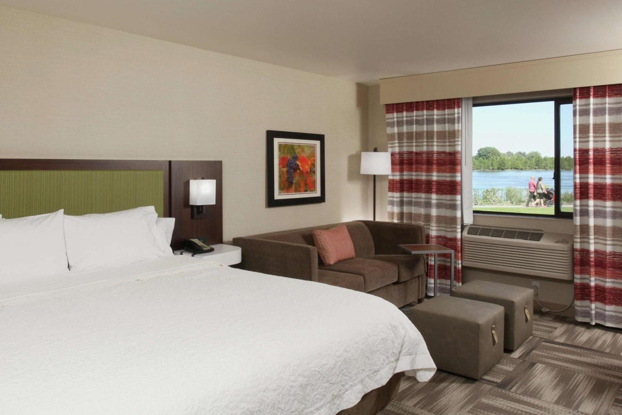 Non-Smoking King Room River View