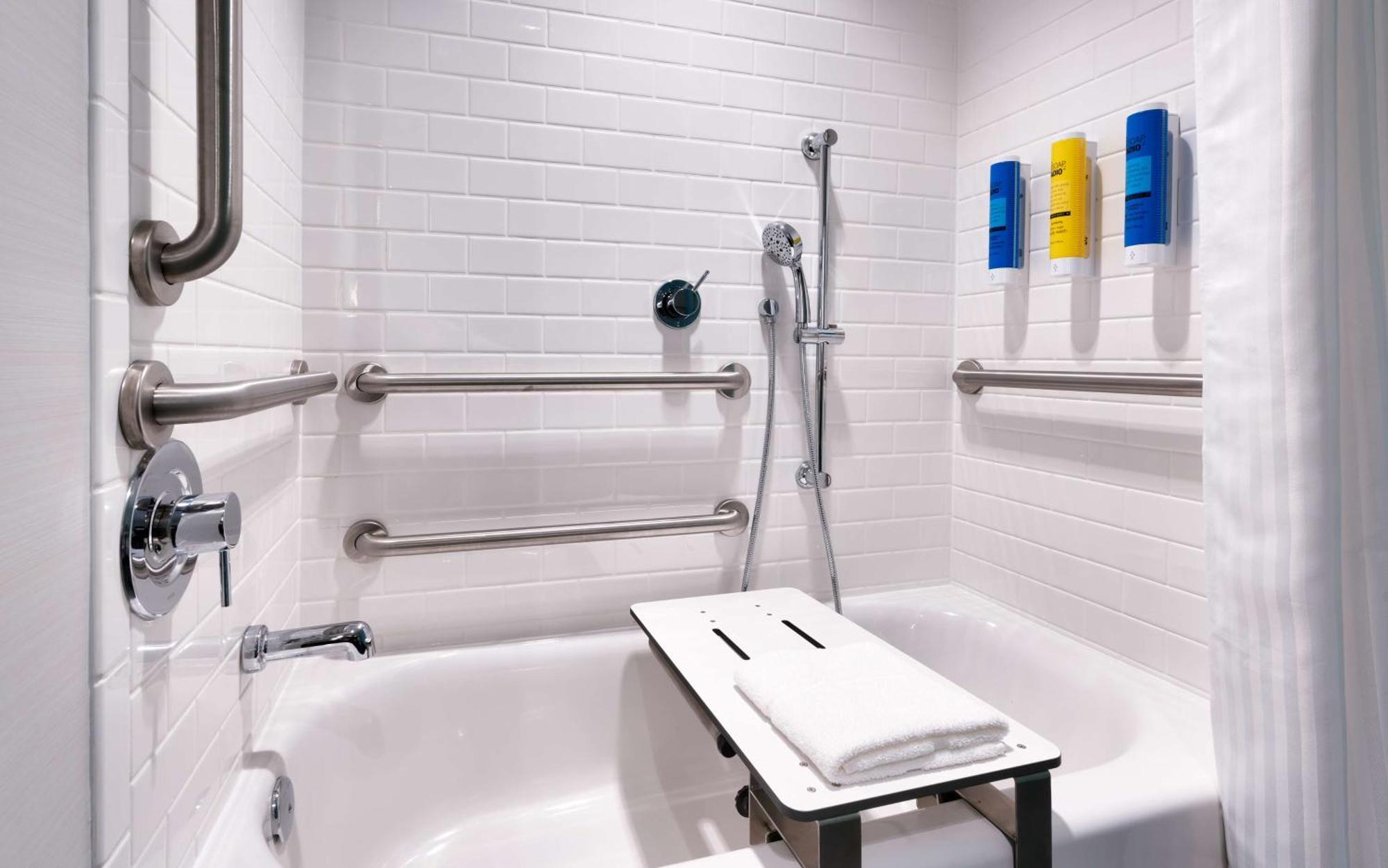 King Room with Tub - Hearing Accessible