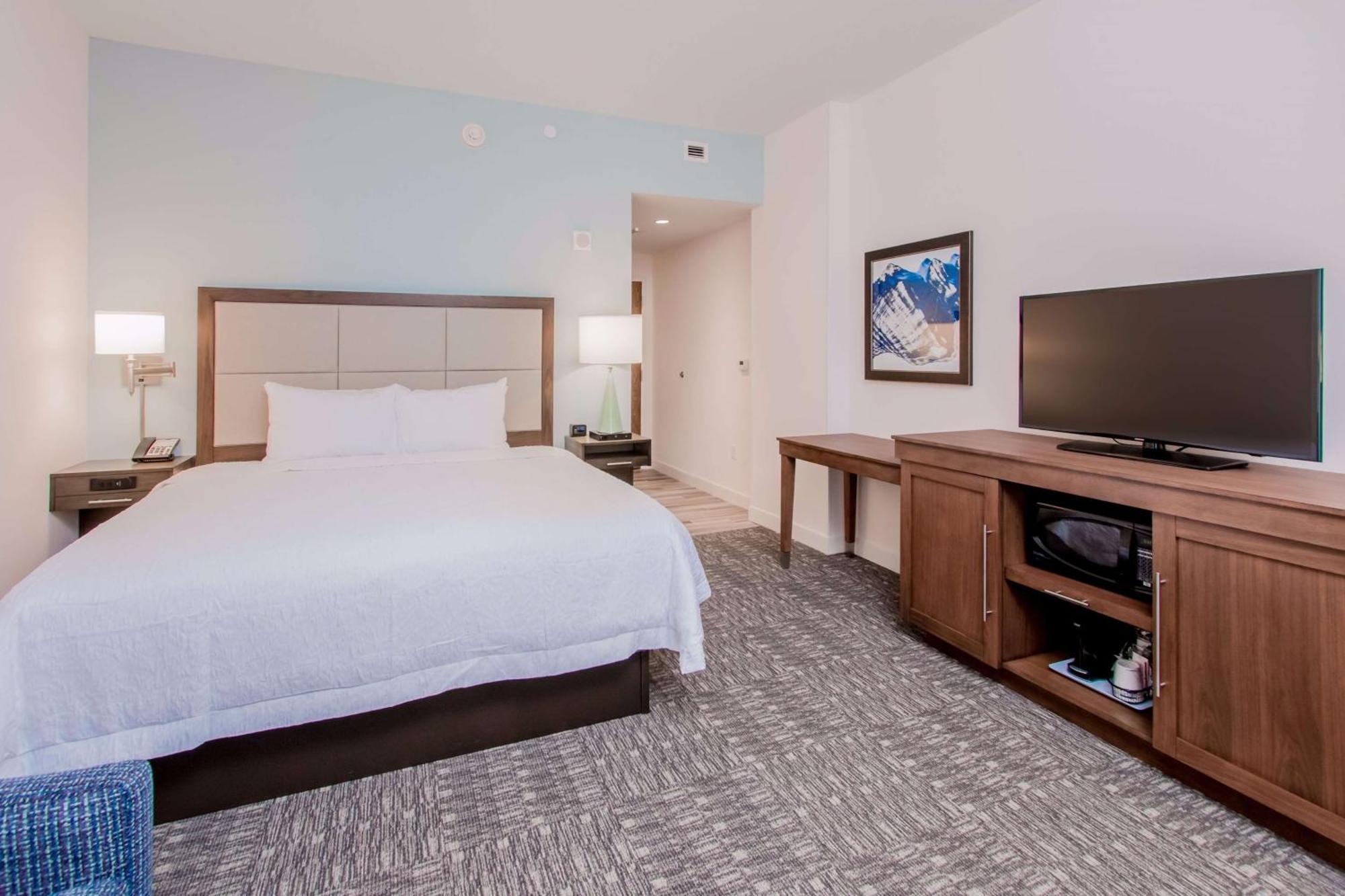 King Room Roll Shower Mobility Accessible Non-Smoking