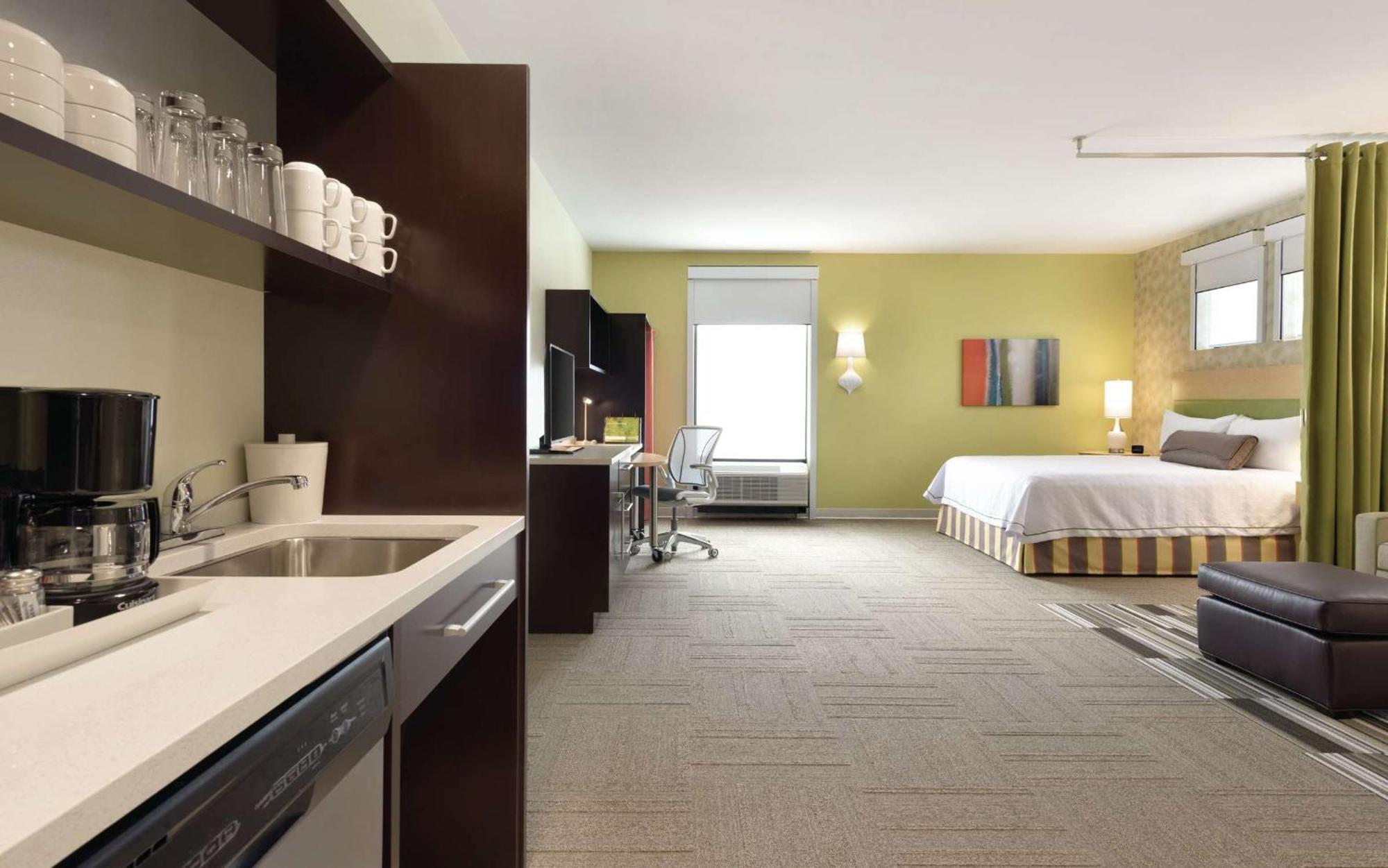 King Studio Suite Mobility Access or Non-Smoking