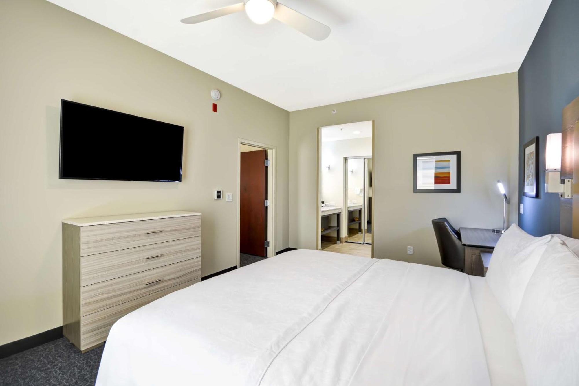 Two Bedroom Suite Two Bathrooms