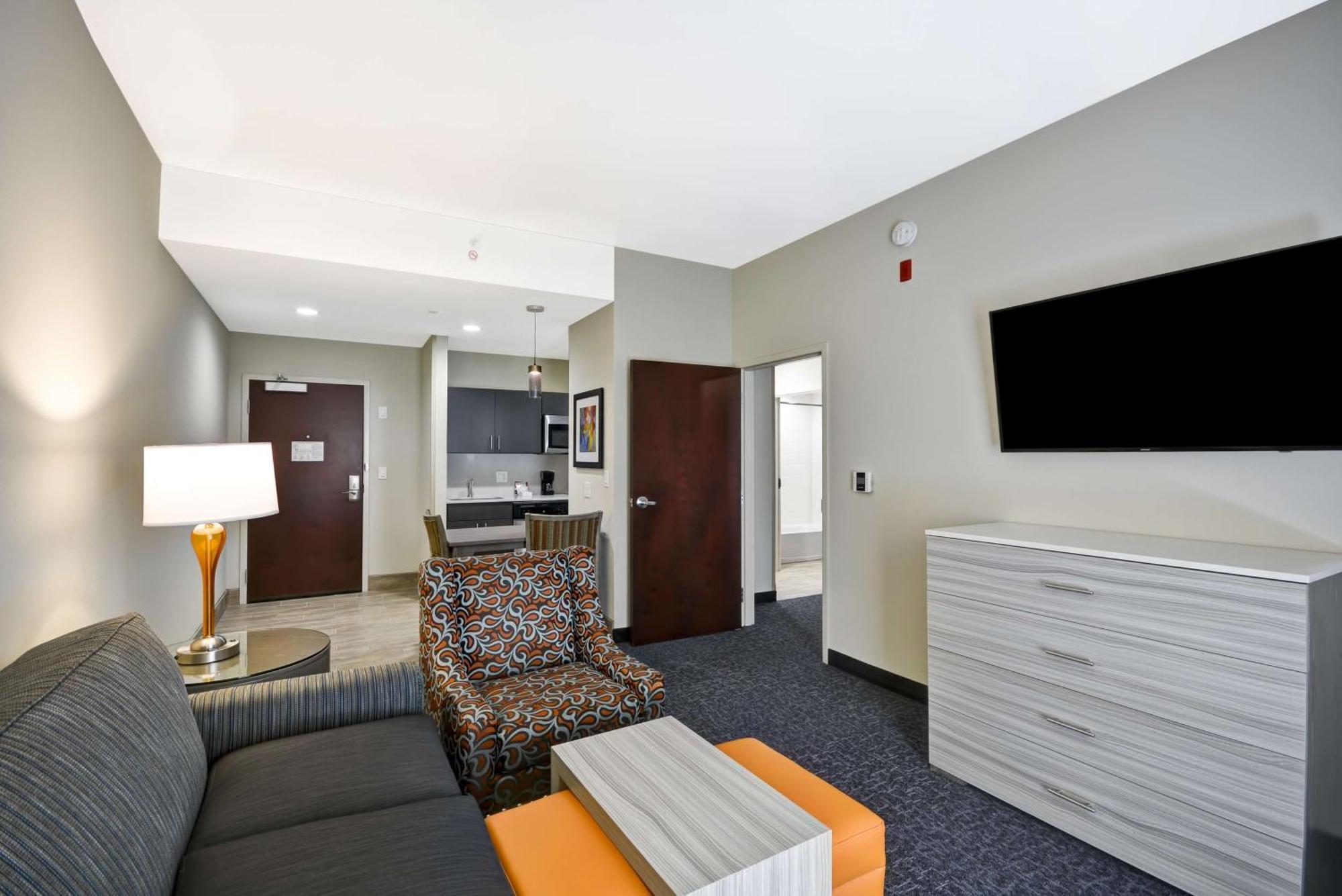 Two Bedroom Suite Two Bathrooms