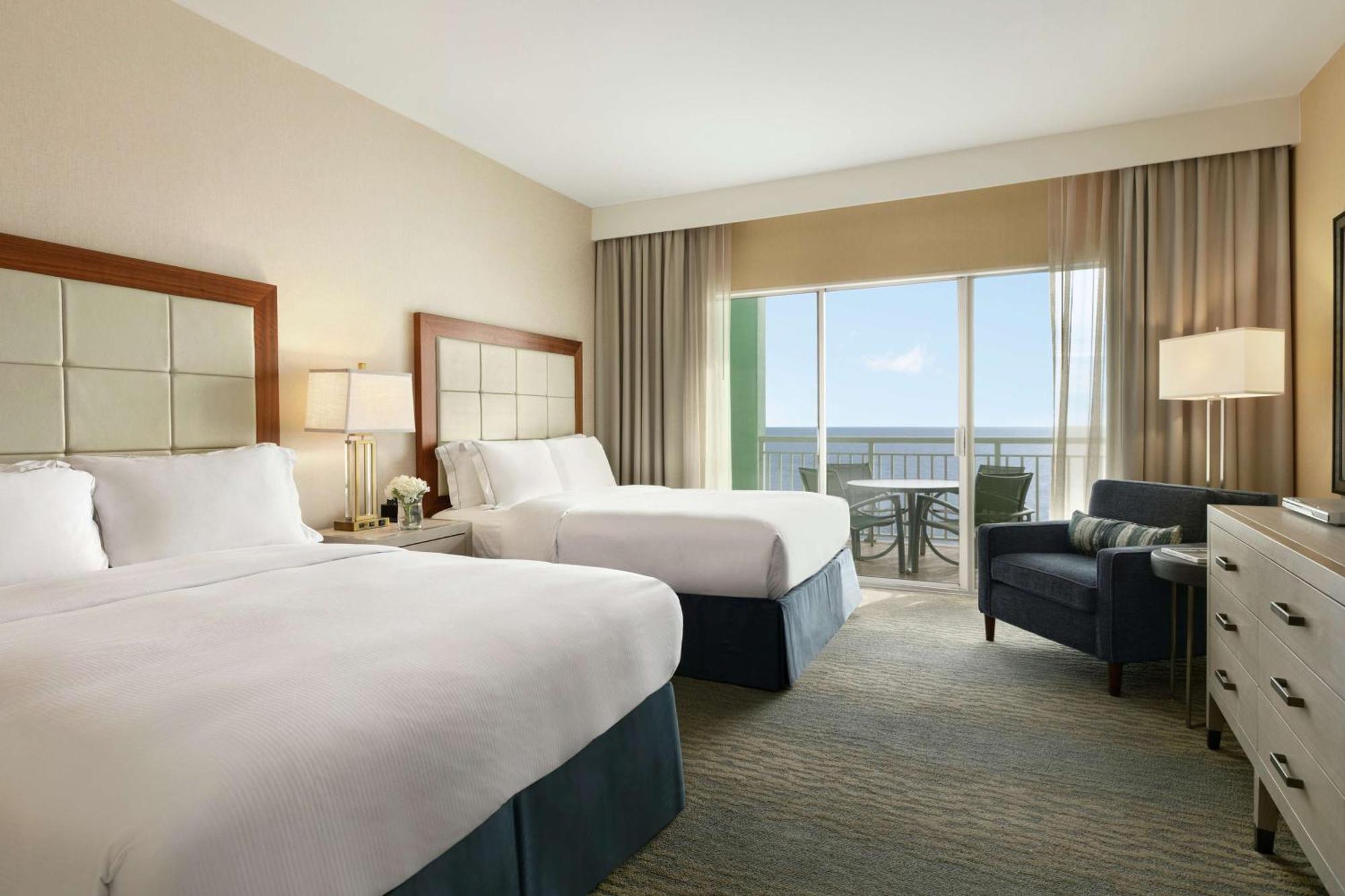 Queen Suite Tub Mobility Accessible Oceanfront