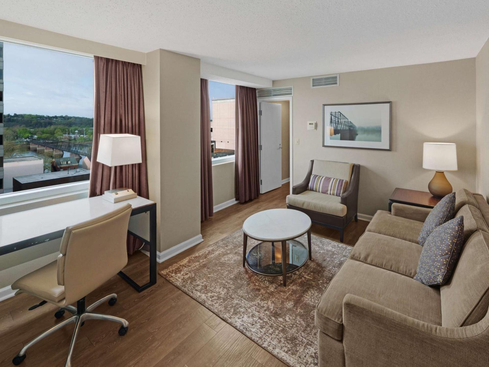 Mini King Suite,1551452524:JPEG