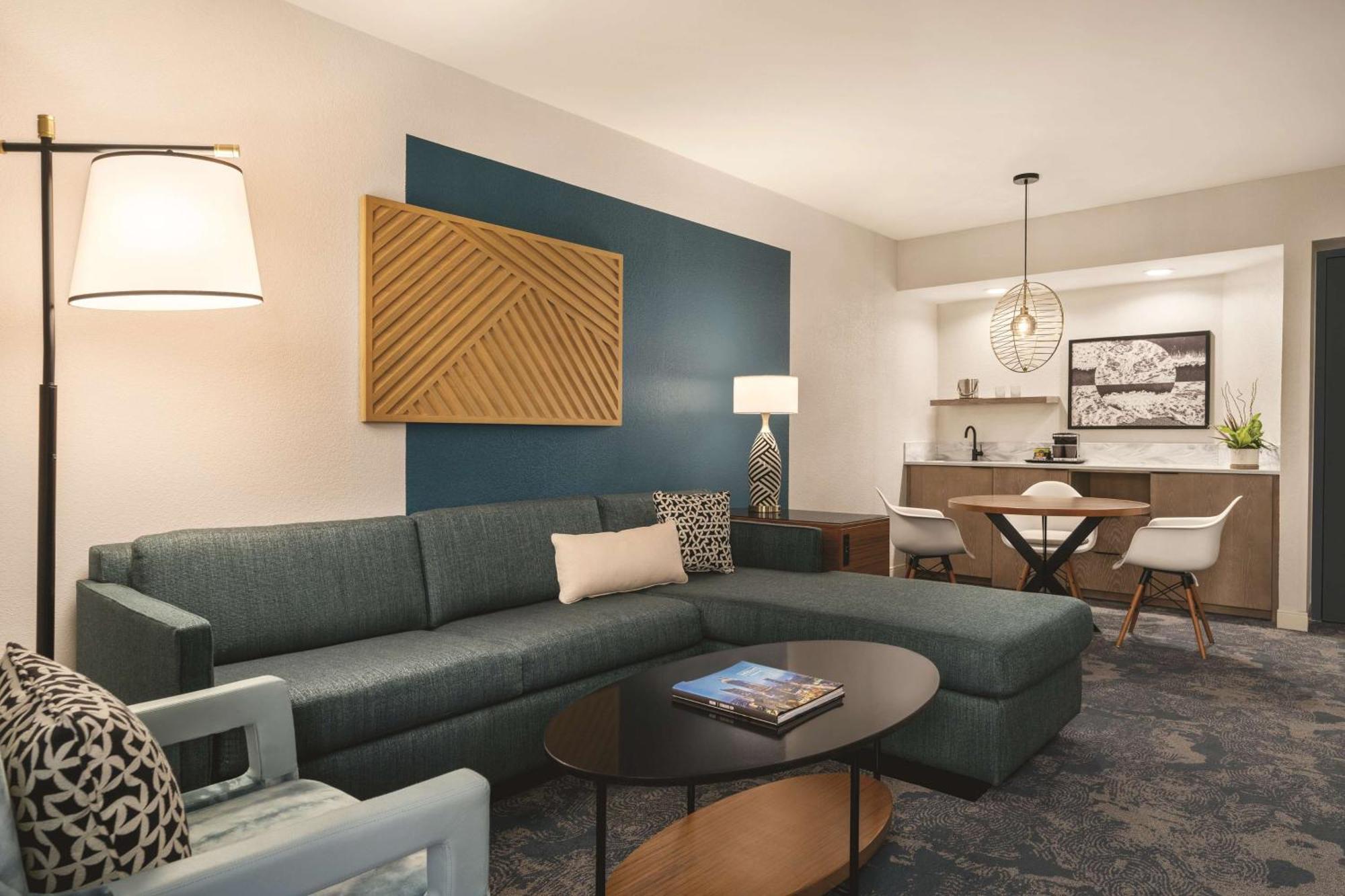 King Suite Sofa Bed,1551472114:JPEG
