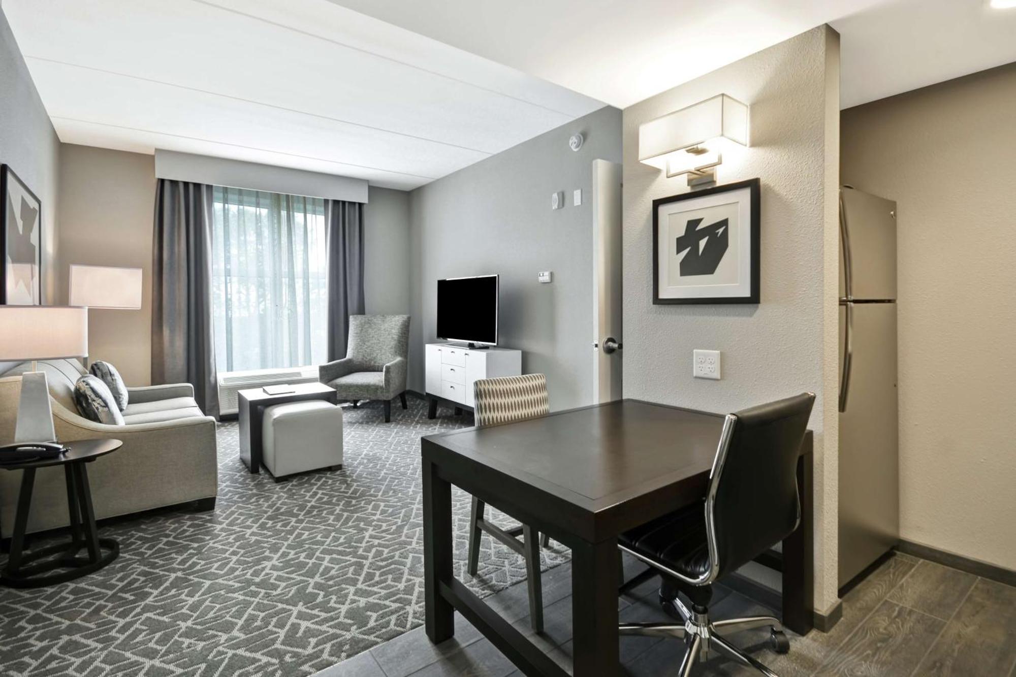 One-Bedroom King Suite Non-Smoking