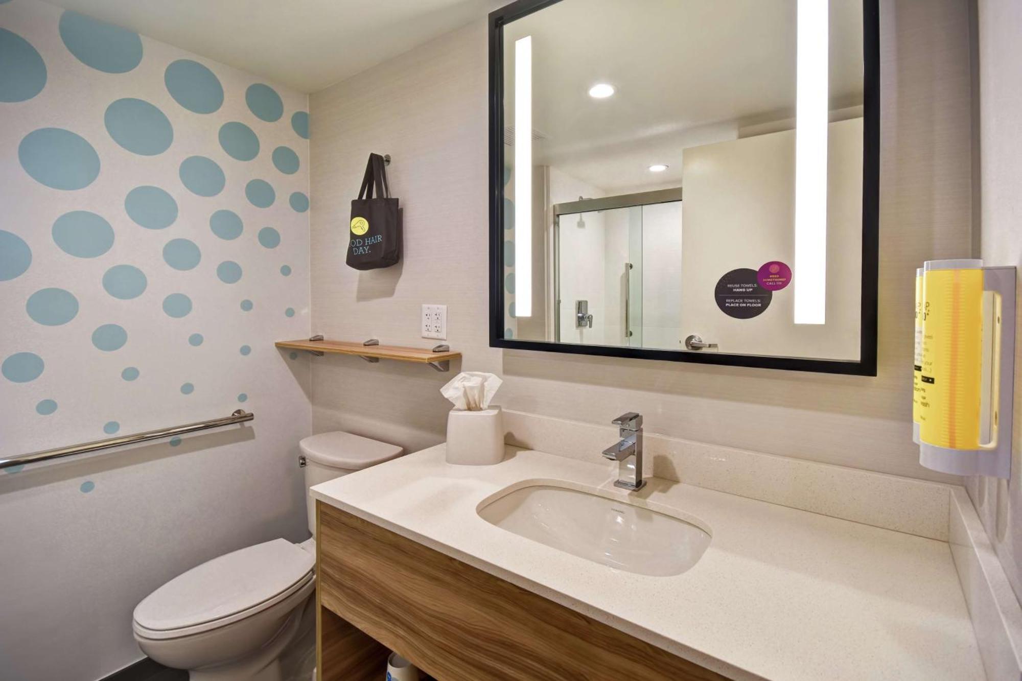 King Room,1551497608:JPEG