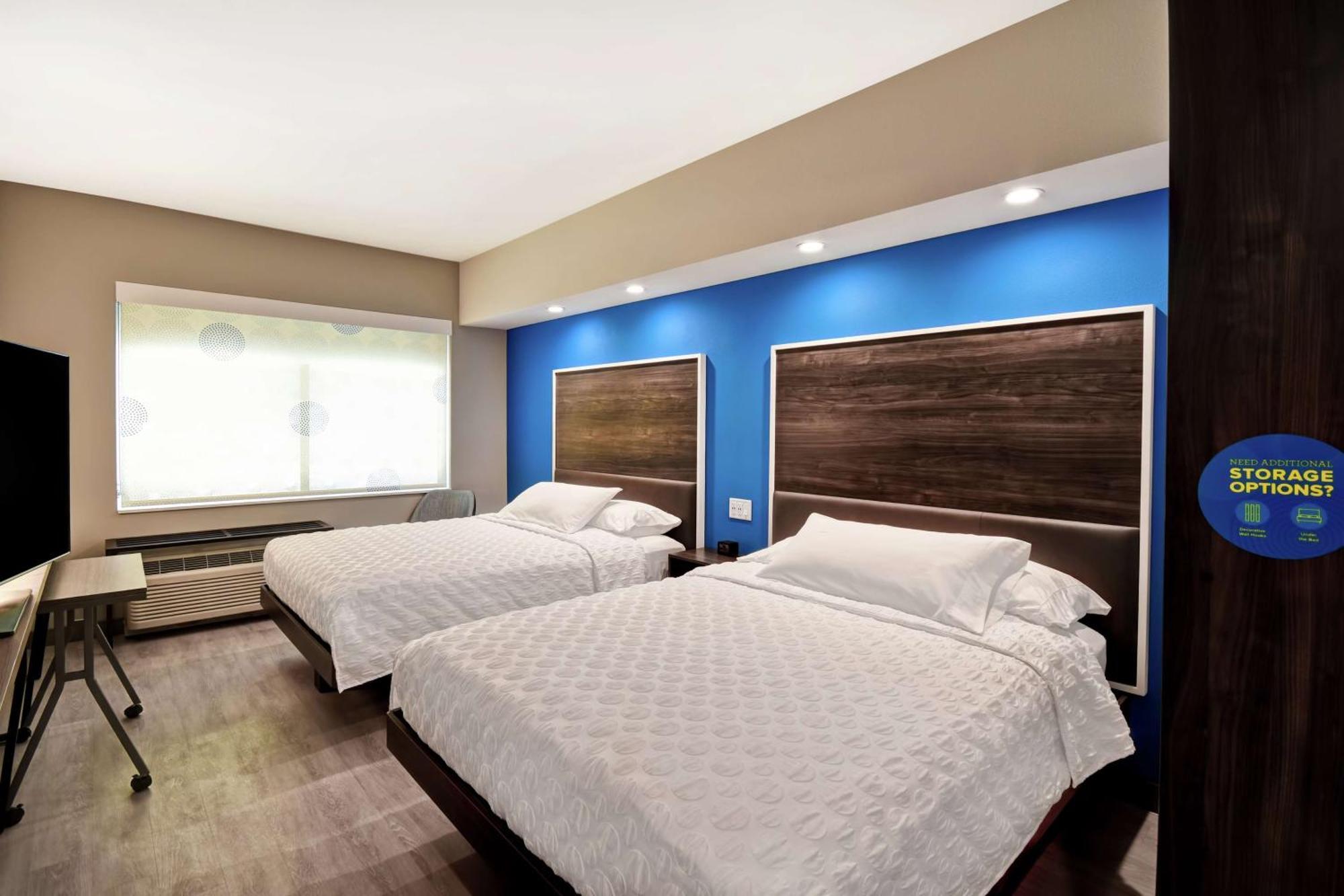 Queen Room Two Queen Beds