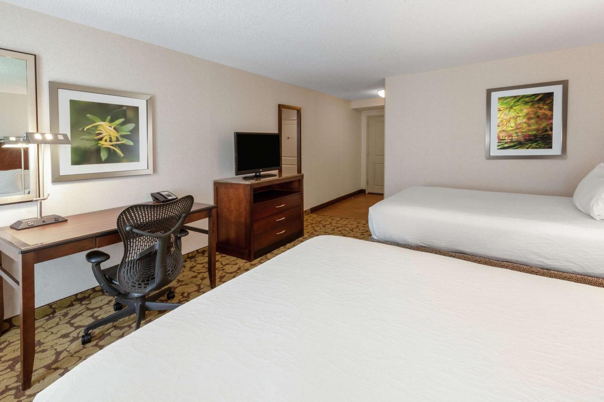 Queen Room Two Queen Beds Hearing Access