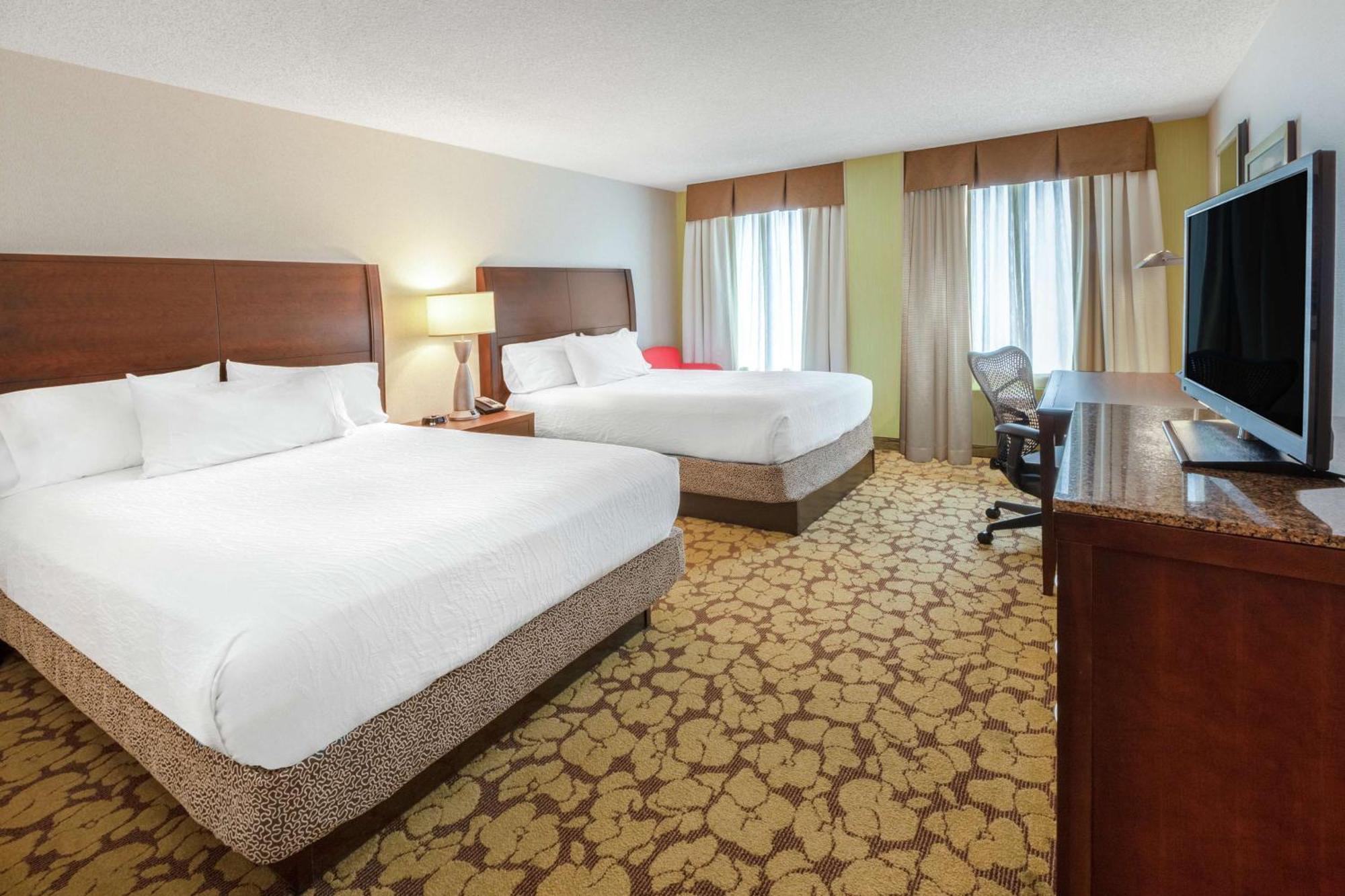 Queen Room Two Queen Beds Hearing Access