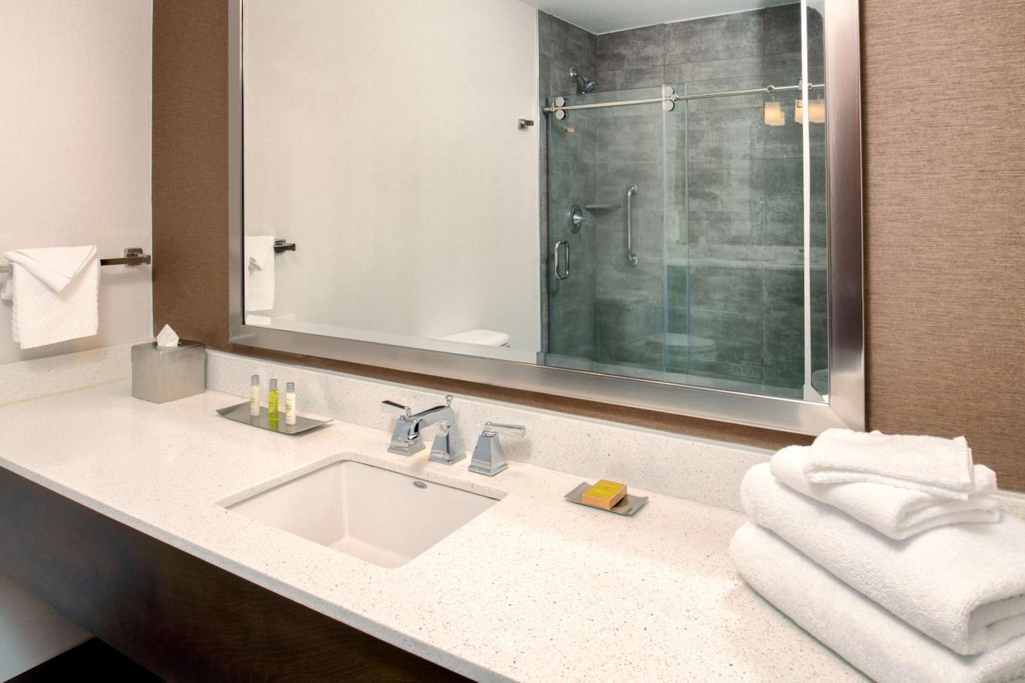 King Suite Sea View