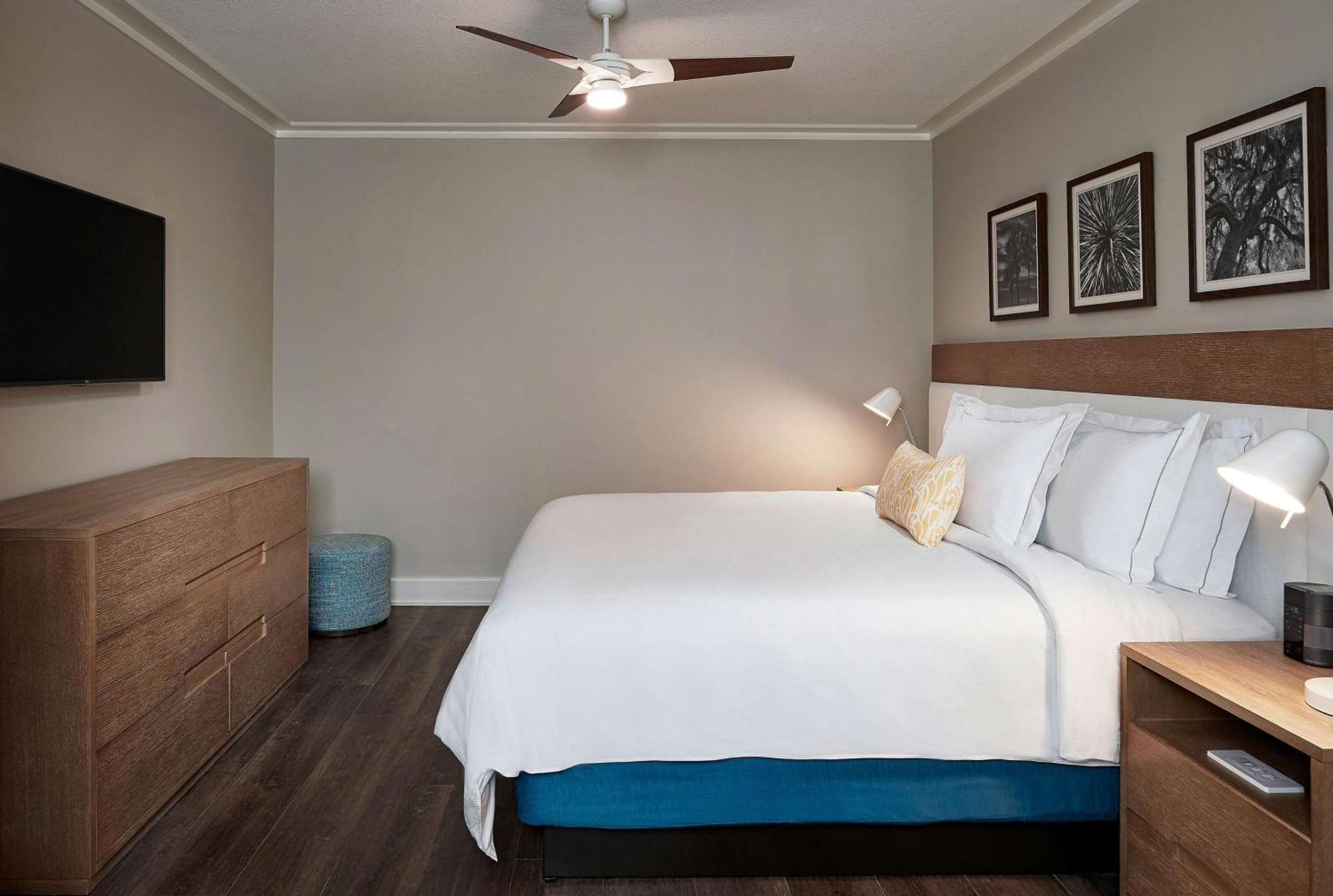 One-Bedroom King Suite Sofa Bed