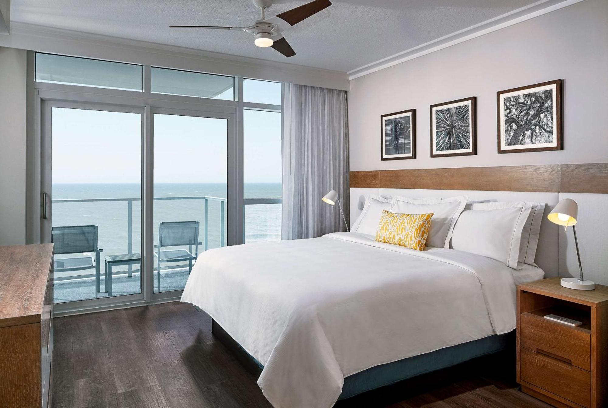Two-Bedroom Ocean View Suite One King Bed Two Queen Beds