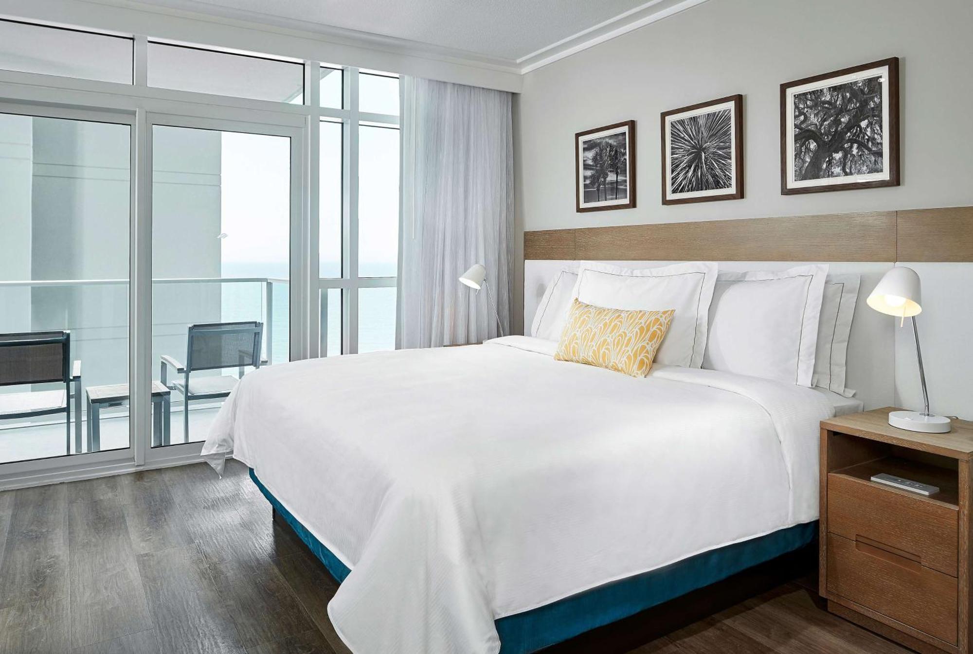 Two-Bedroom Suite One King Bed Two Queen Beds