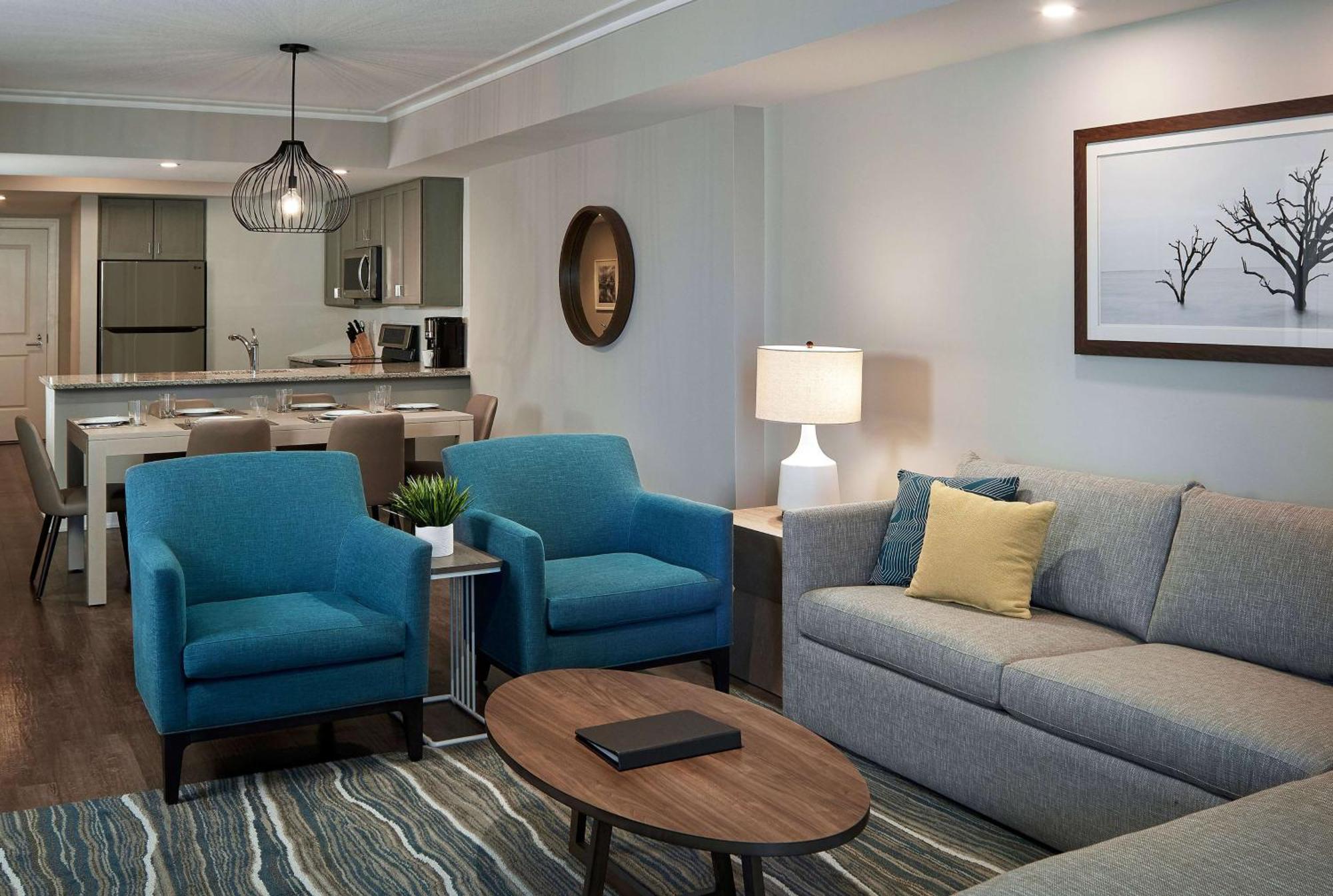 King Suite Hearing Access or Non-Smoking