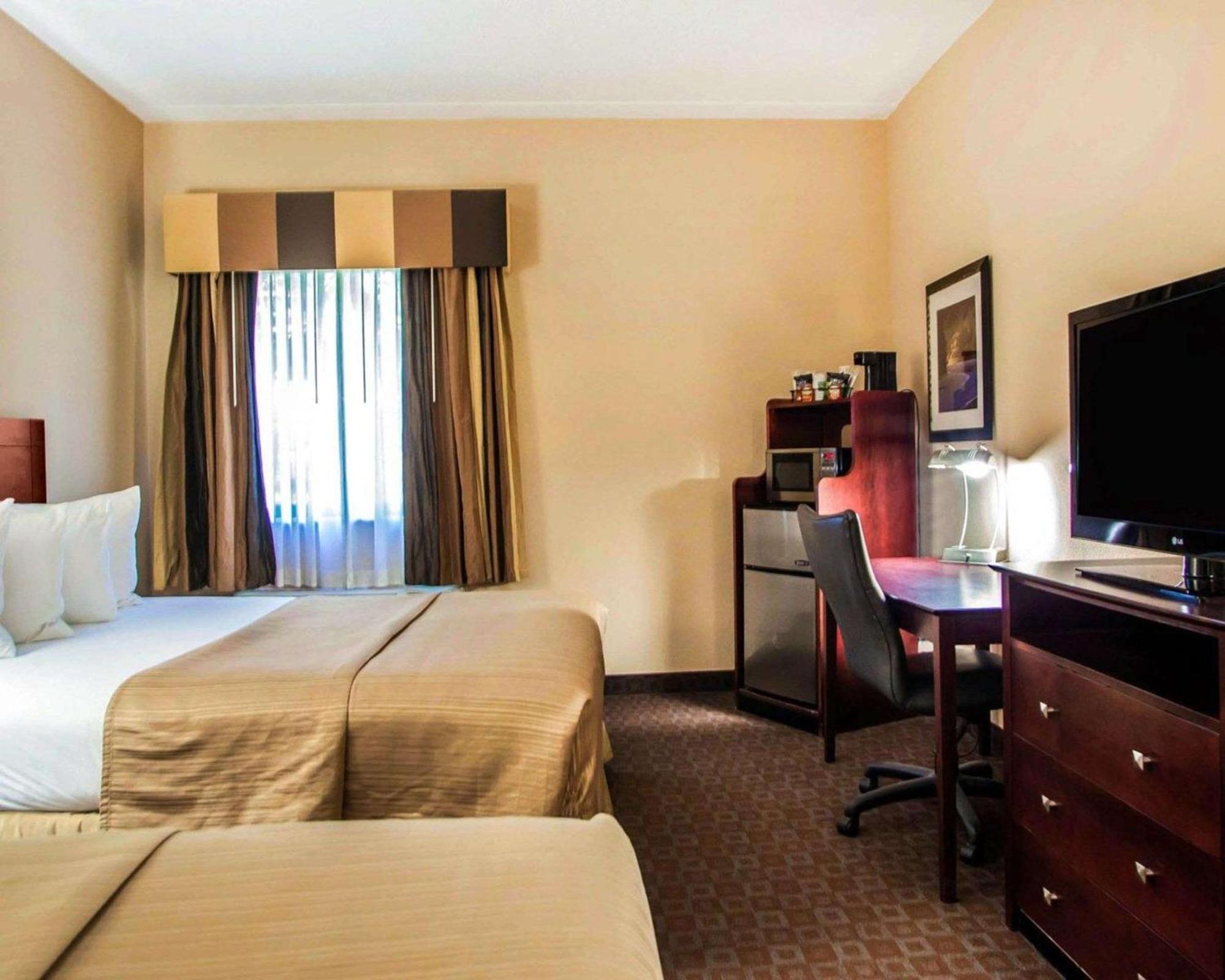 Queen Room Two Queen Beds Accessible Tub Accessible or Non-Smoking
