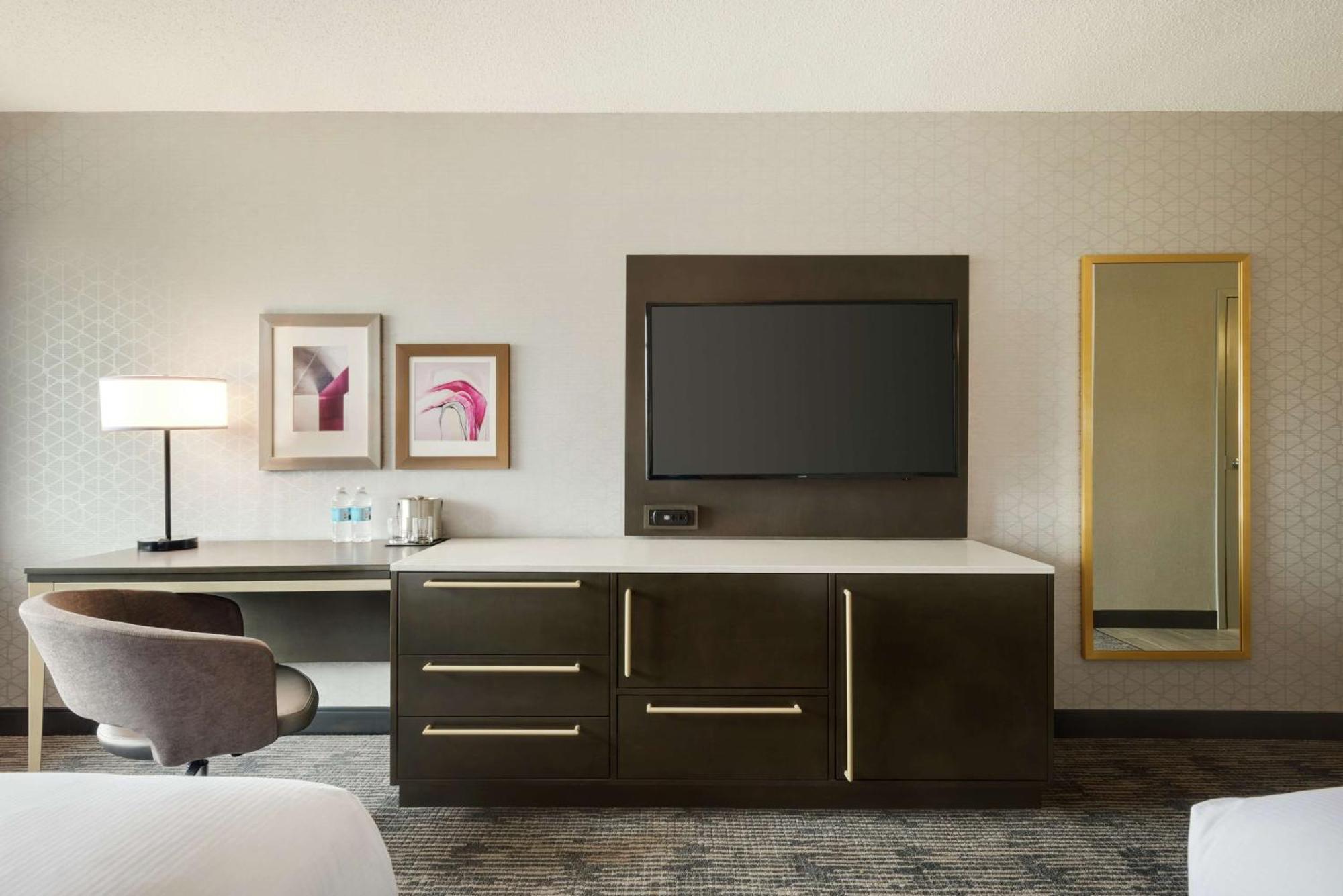 Queen Room Two Queen Beds
