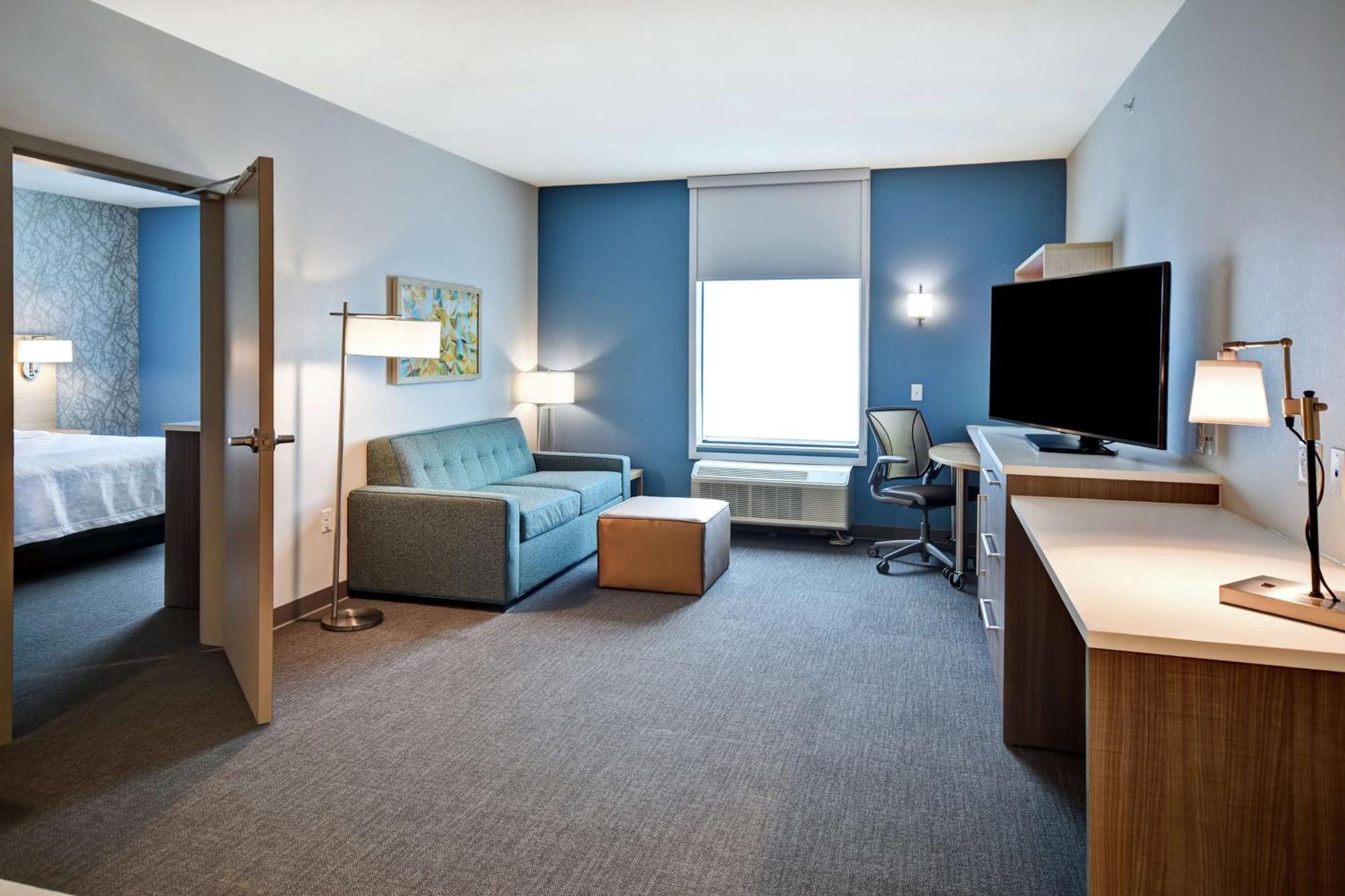 One-Bedroom Queen Suite Two Queen Beds Non-Smoking