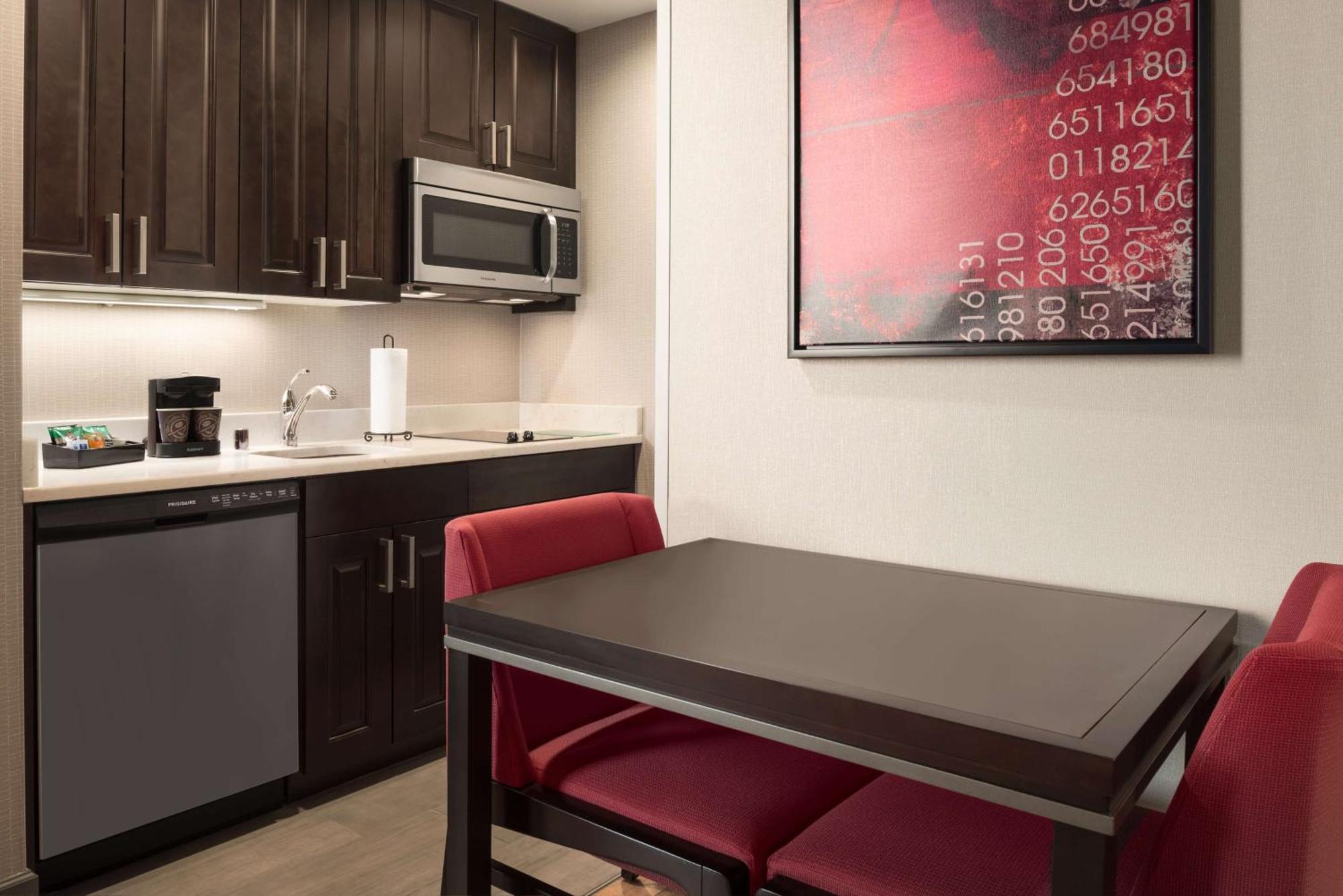 One-Bedroom King Suite Non-Smoking