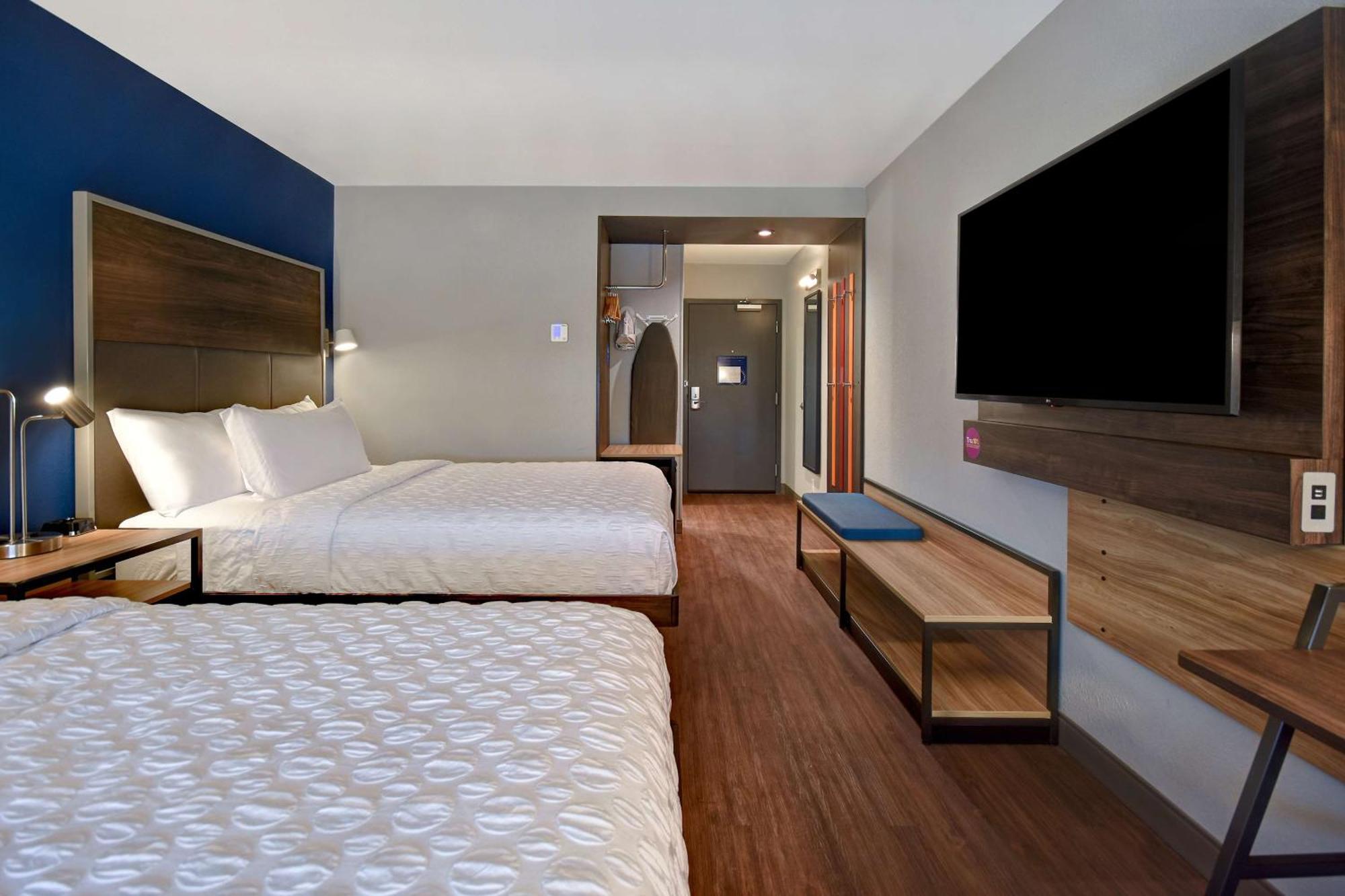 Queen Room with Two Queen Beds,1551619219:JPEG