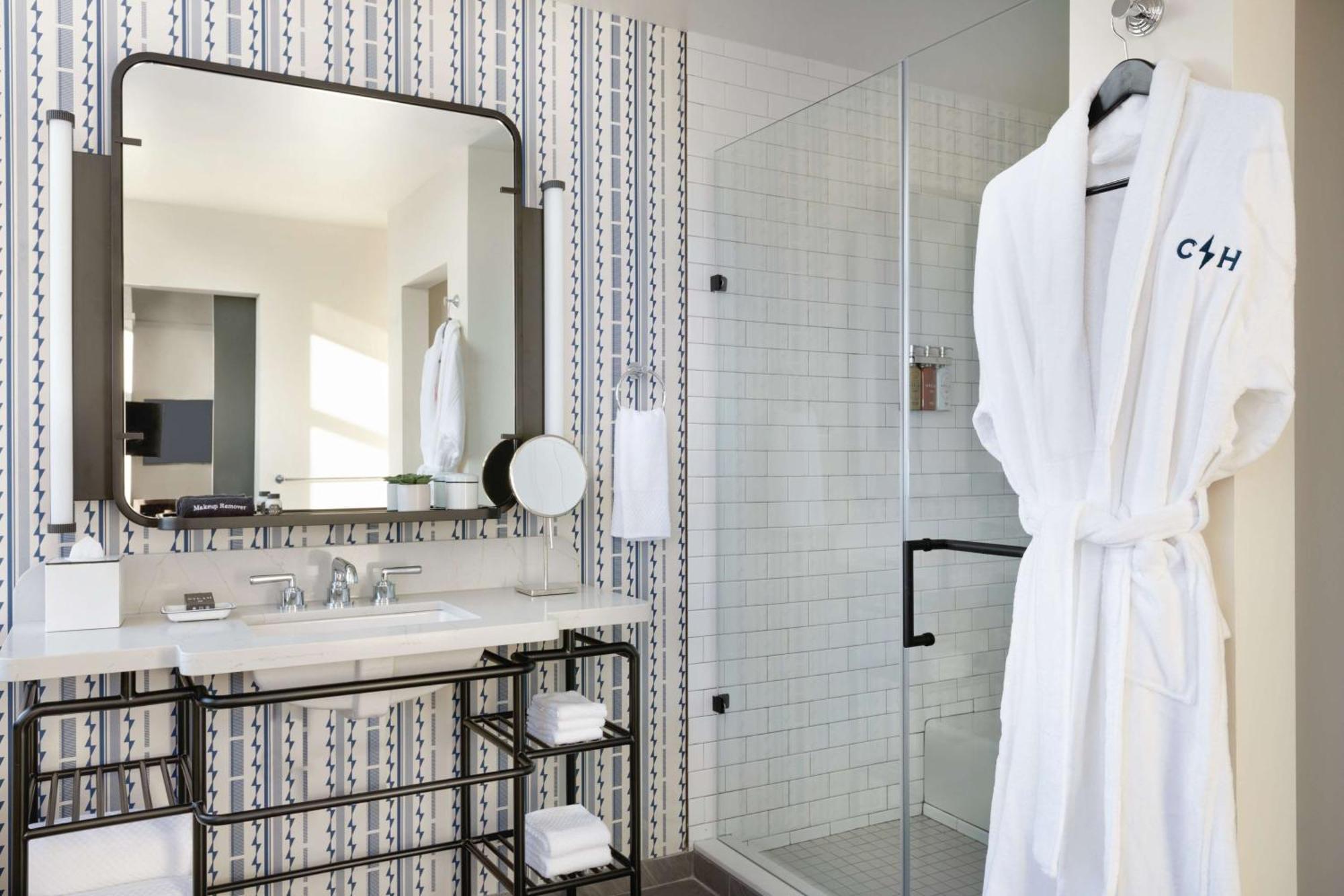 One-Bedroom King Suite,1551622033:JPEG