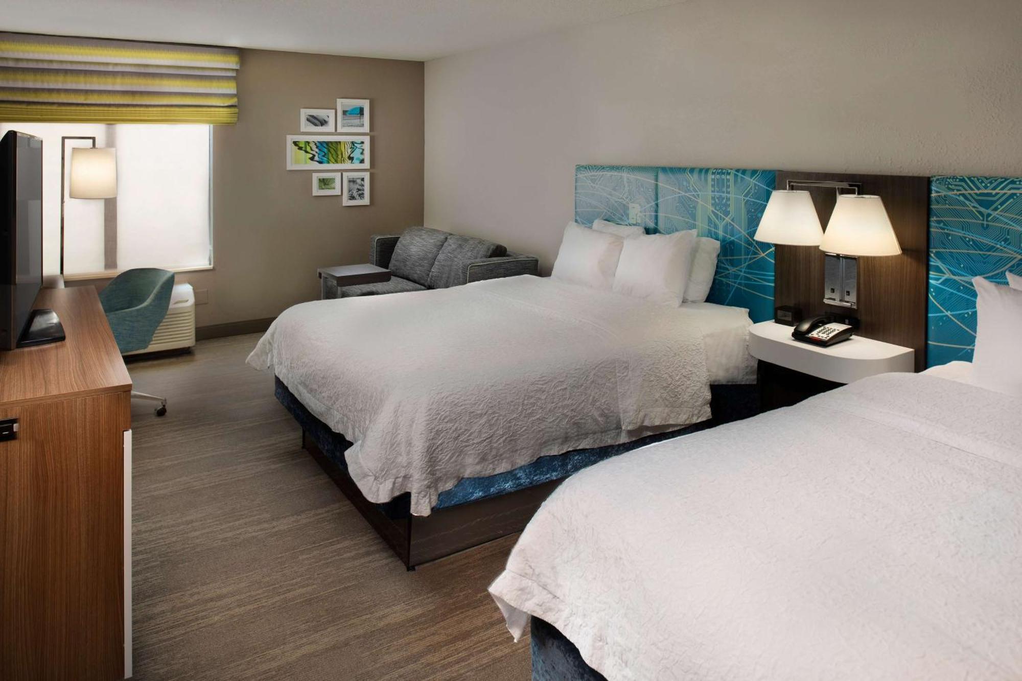 Queen Room With Two Queen Beds with Study