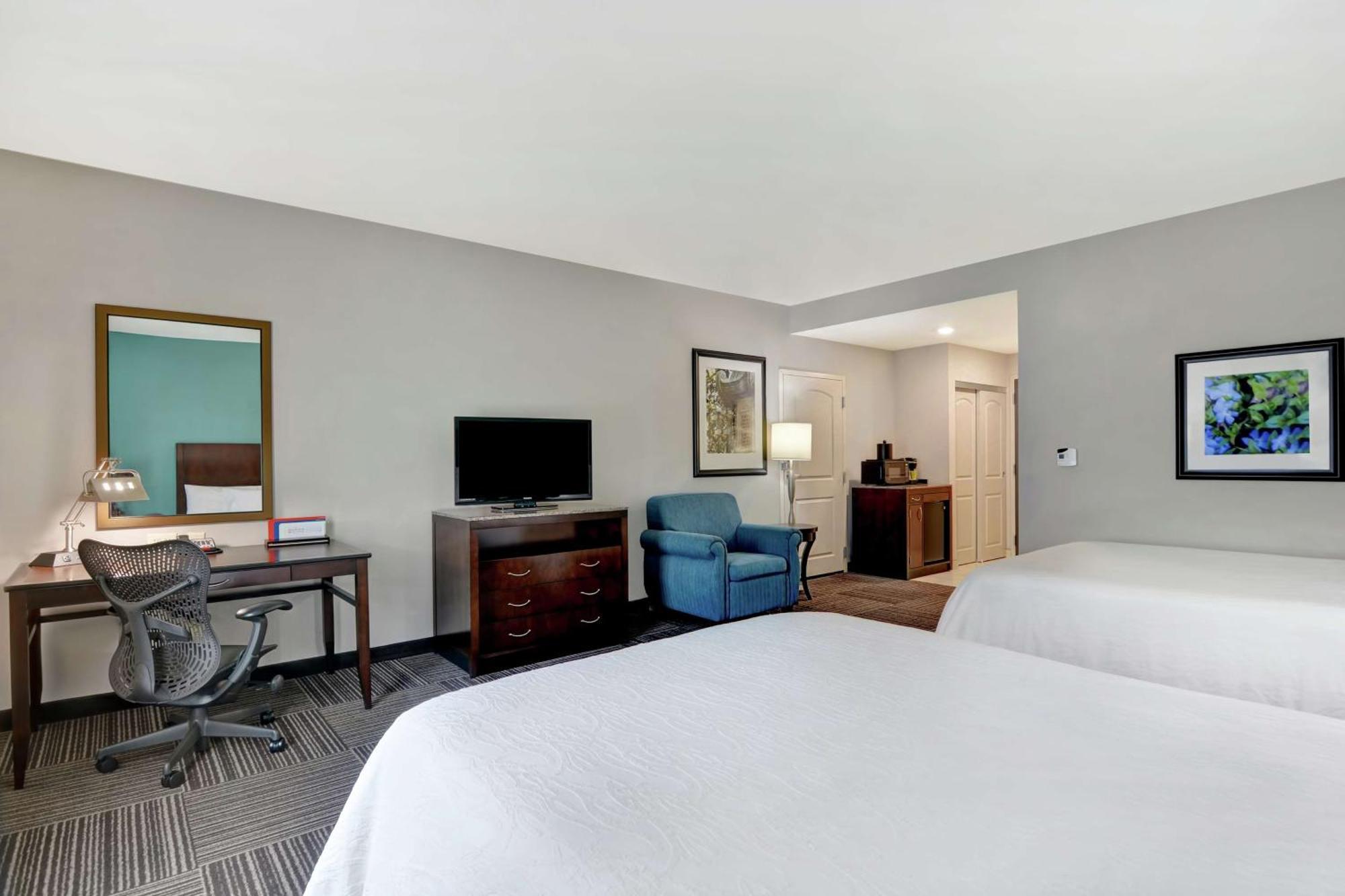 Queen Room Two Queen Beds Hearing Access