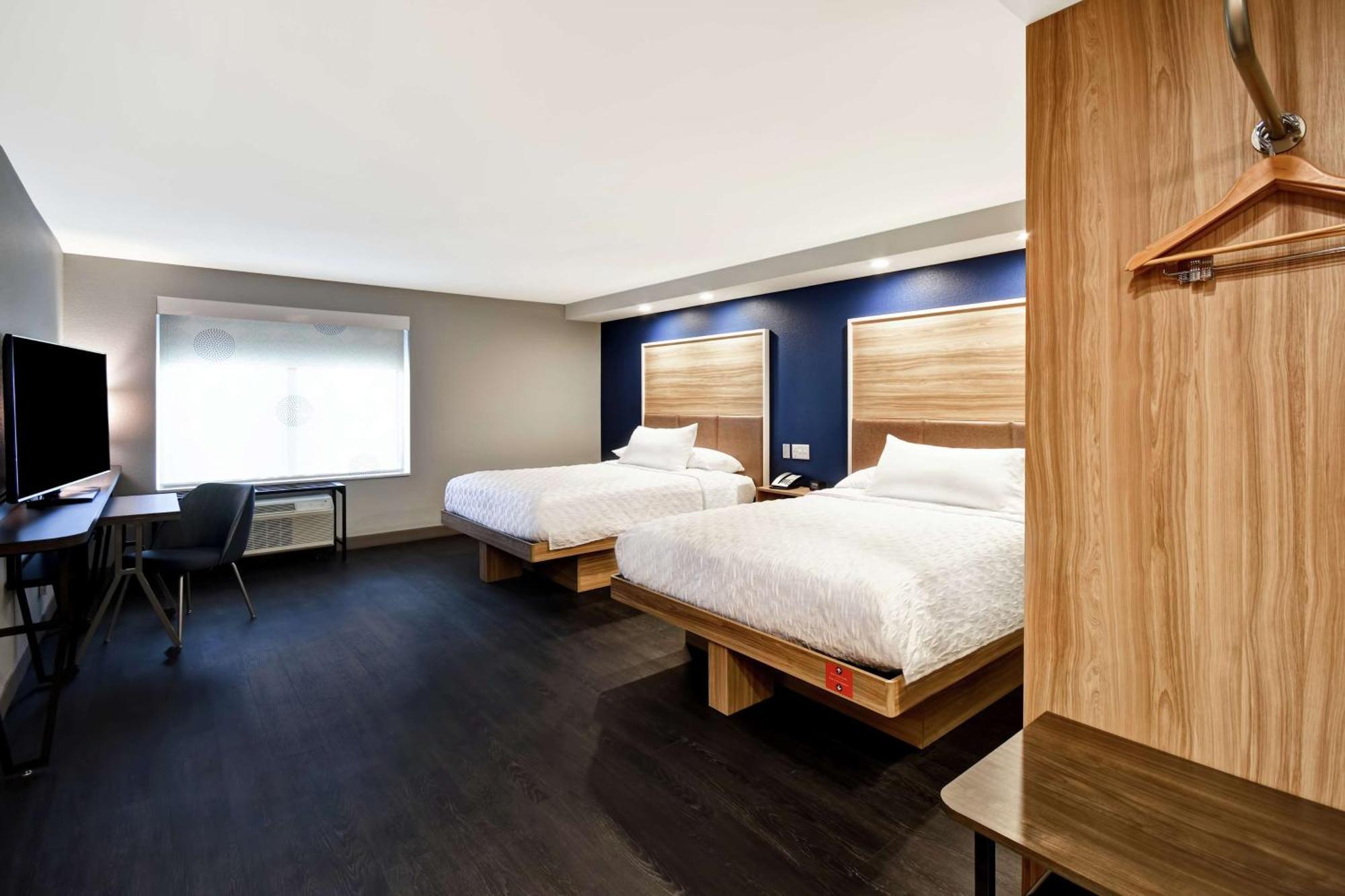 Queen Room Two Queen Beds Roll Shower Mobility Access or Non-Smoking