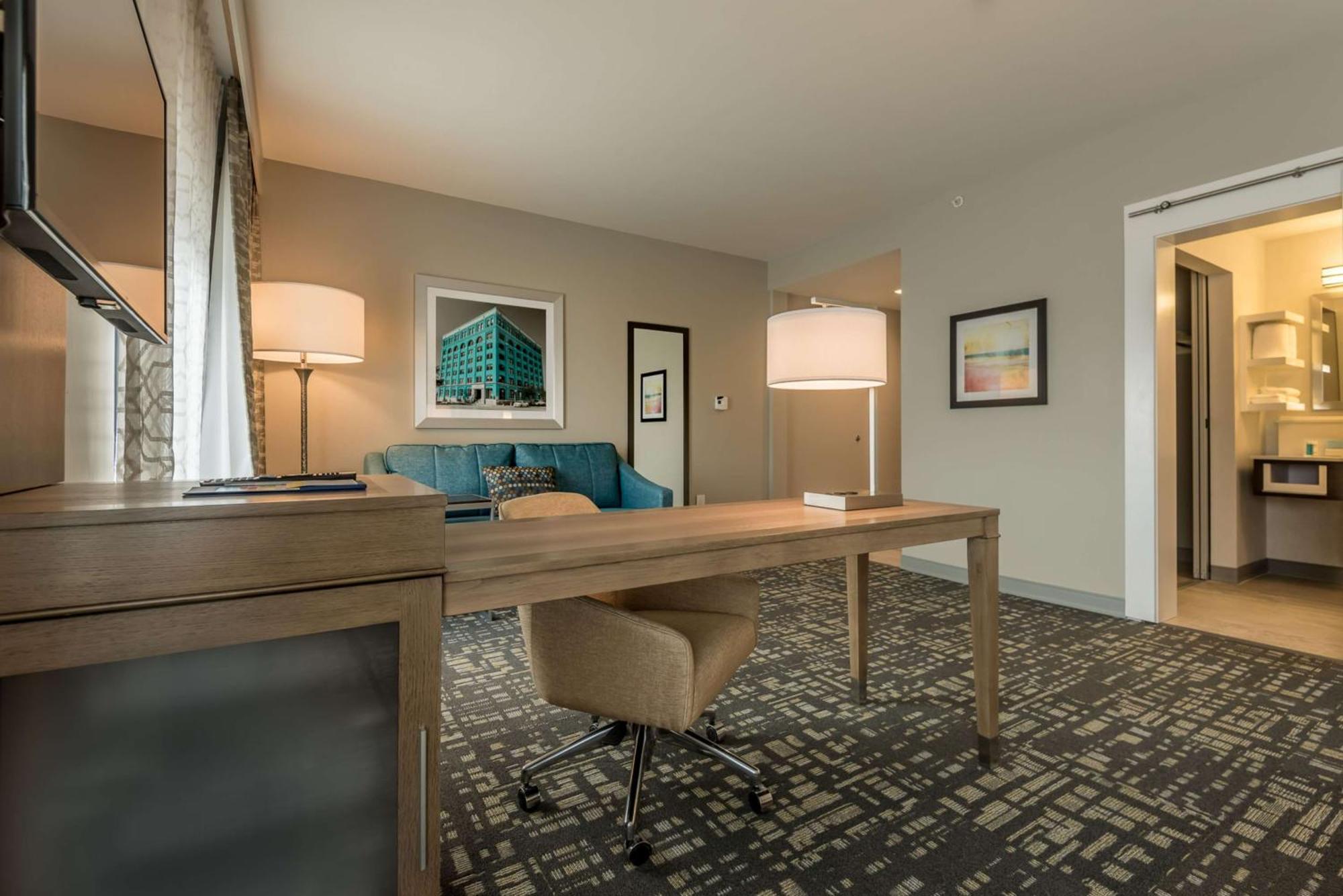 King Studio Suite with Sofa Bed - Hearing Access/Non-Smoking