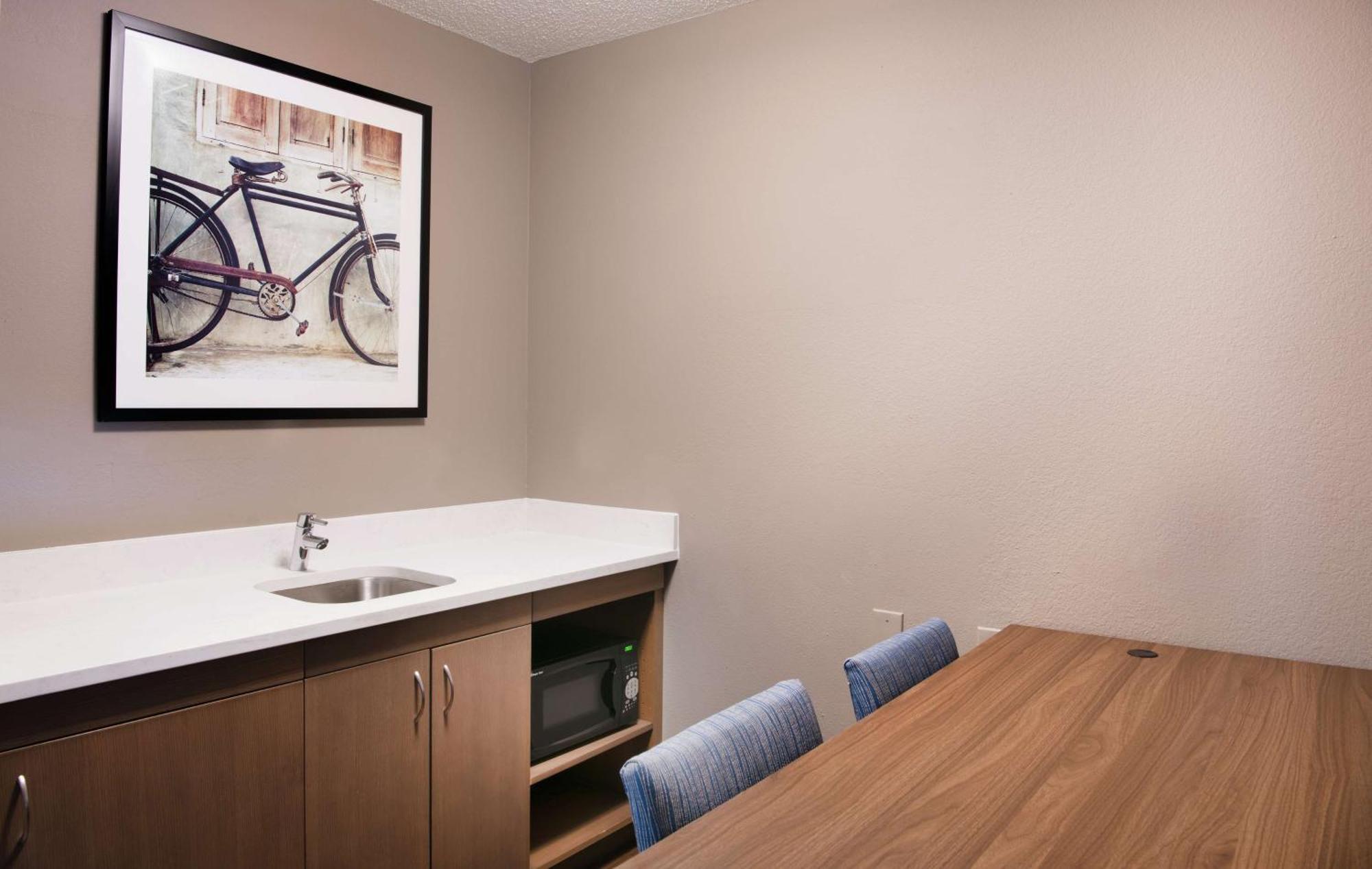 One-Bedroom King Suite Non-Smoking