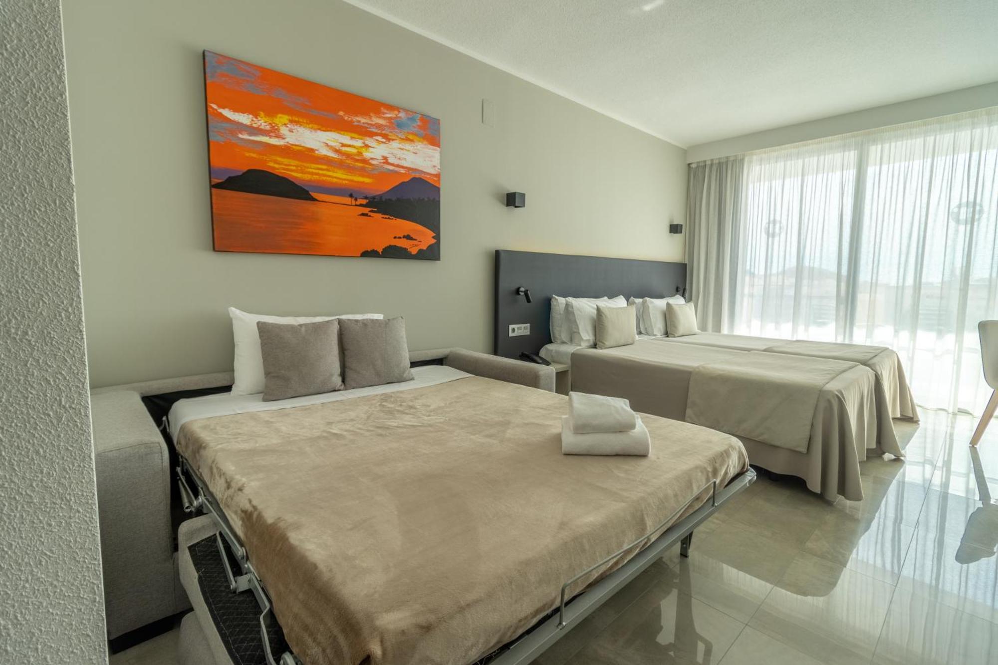 Deluxe Triple Room with Pool View,1551743629:JPEG