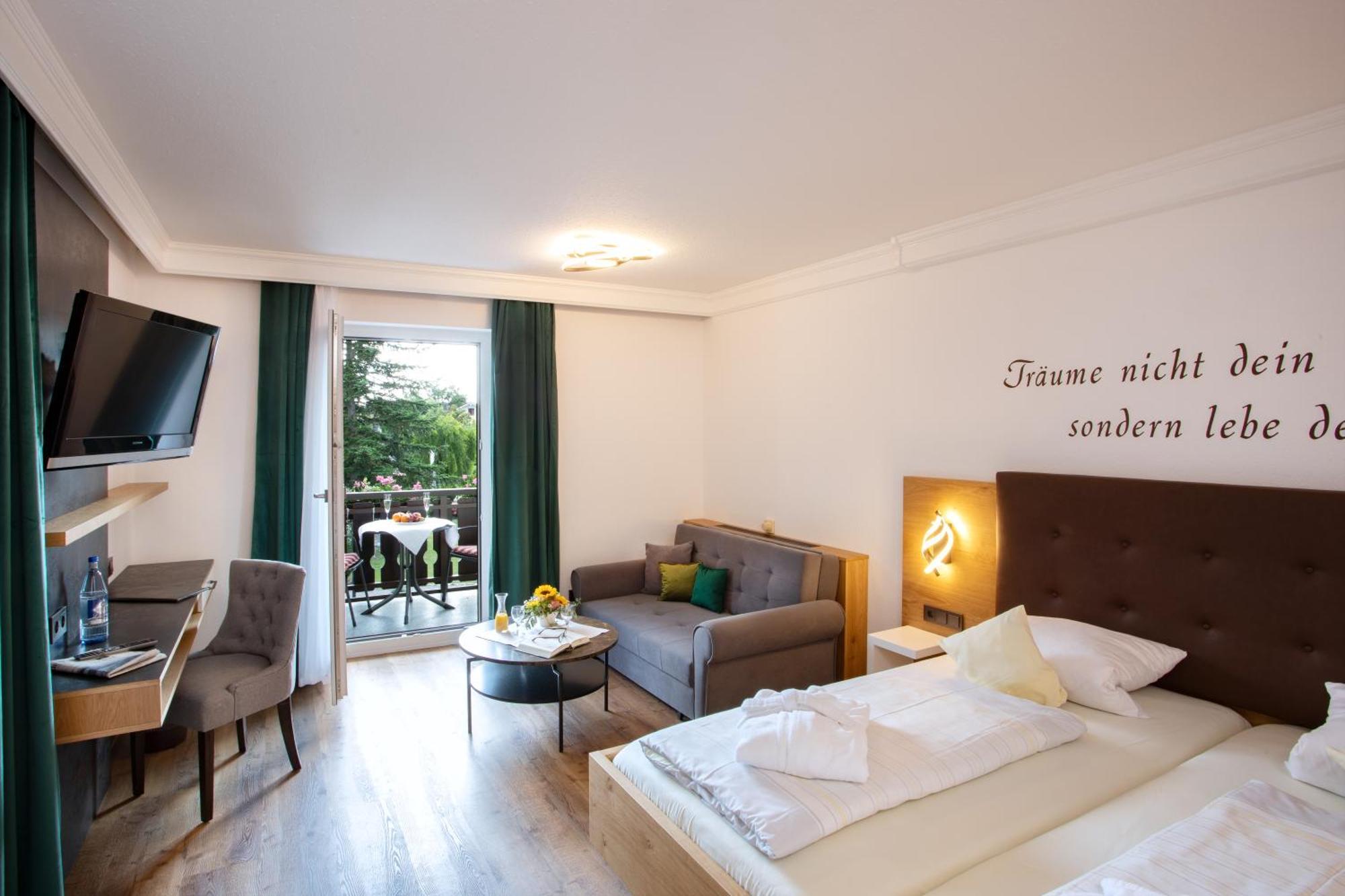 Doppelzimmer mit Gartenblick