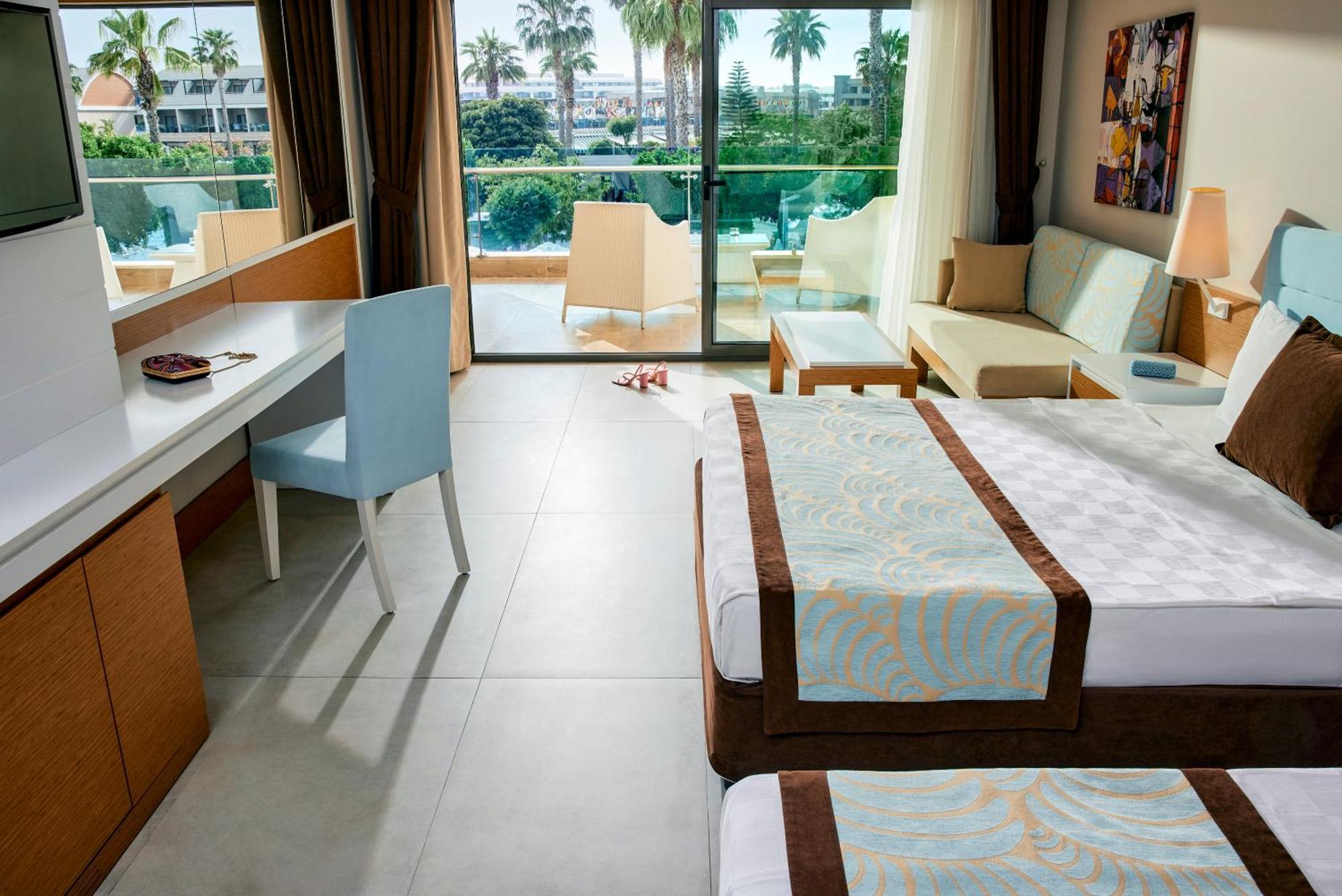 Deluxe Double or Twin Room Pool View