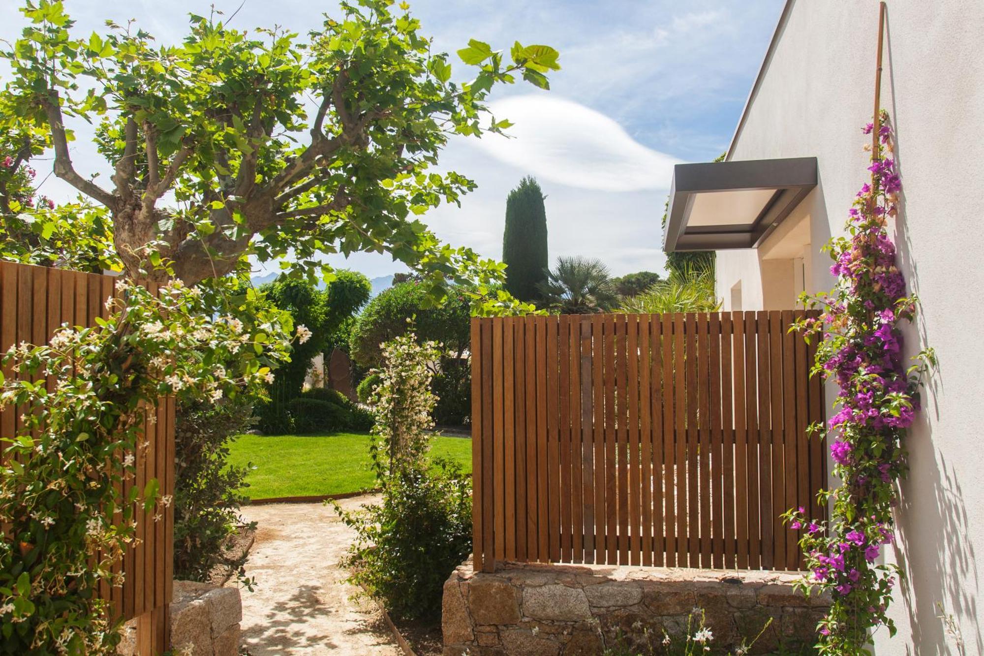Large Double Room garden view