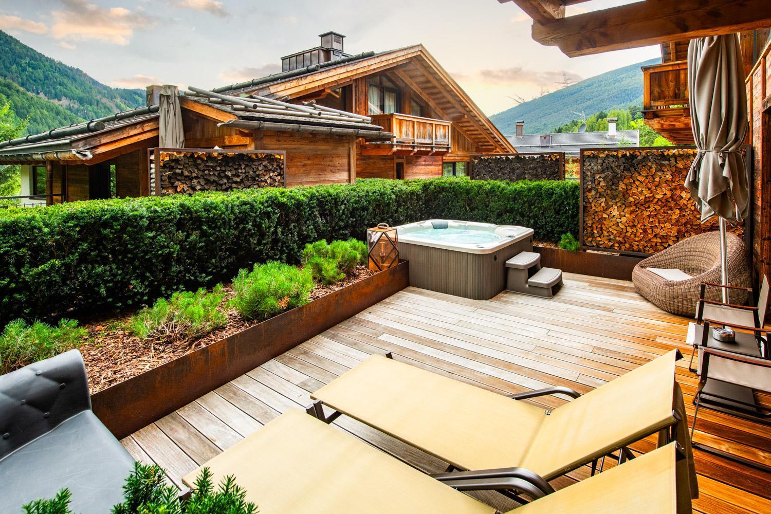 Comfort Suite Spa Bath Garden