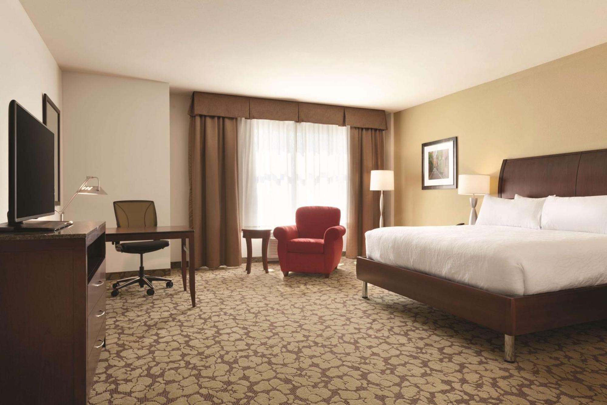 King Room Tub Mobility Hearing Access