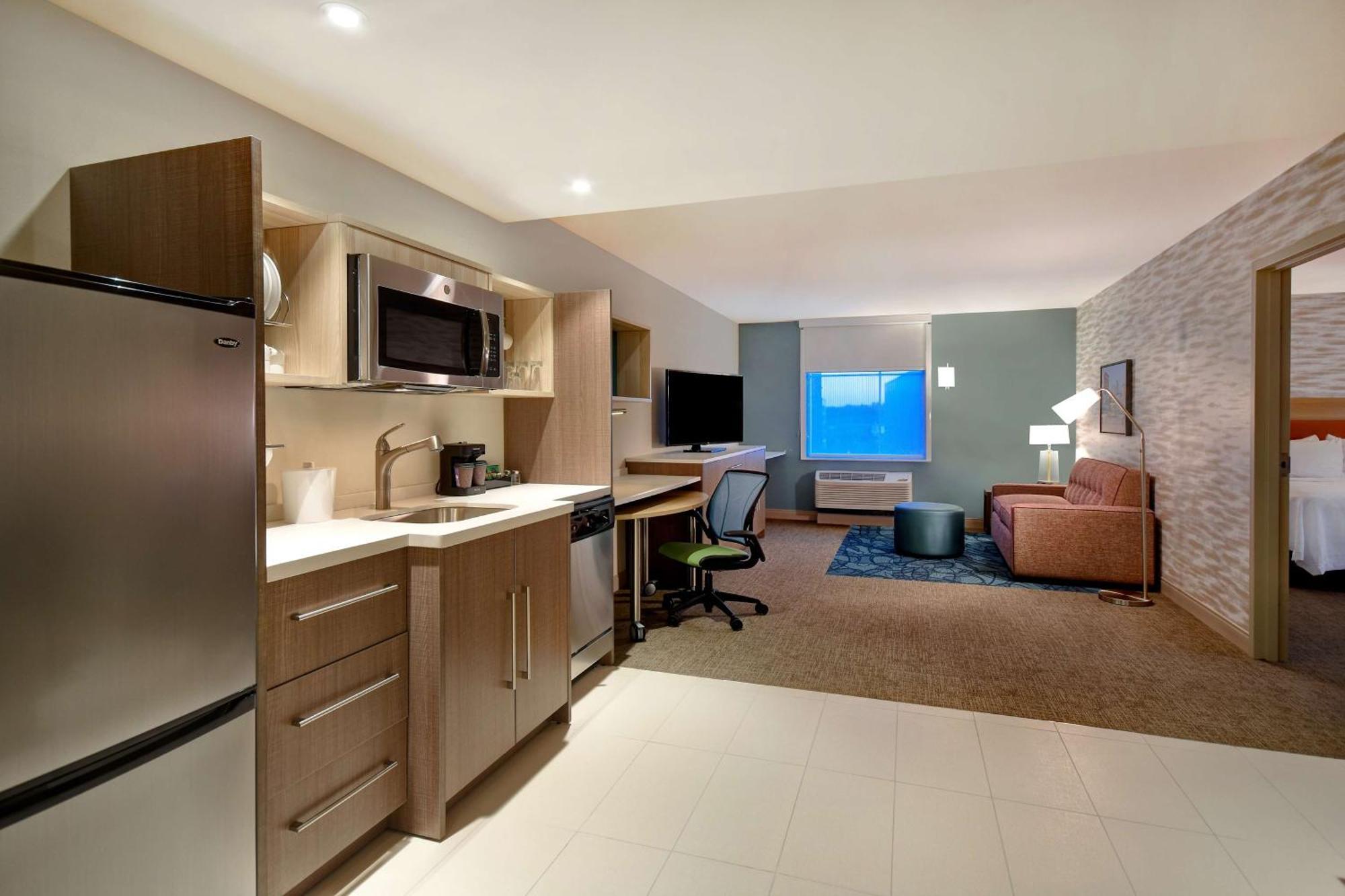 One-Bedroom King Suite - Non-Smoking,1551953992:JPEG