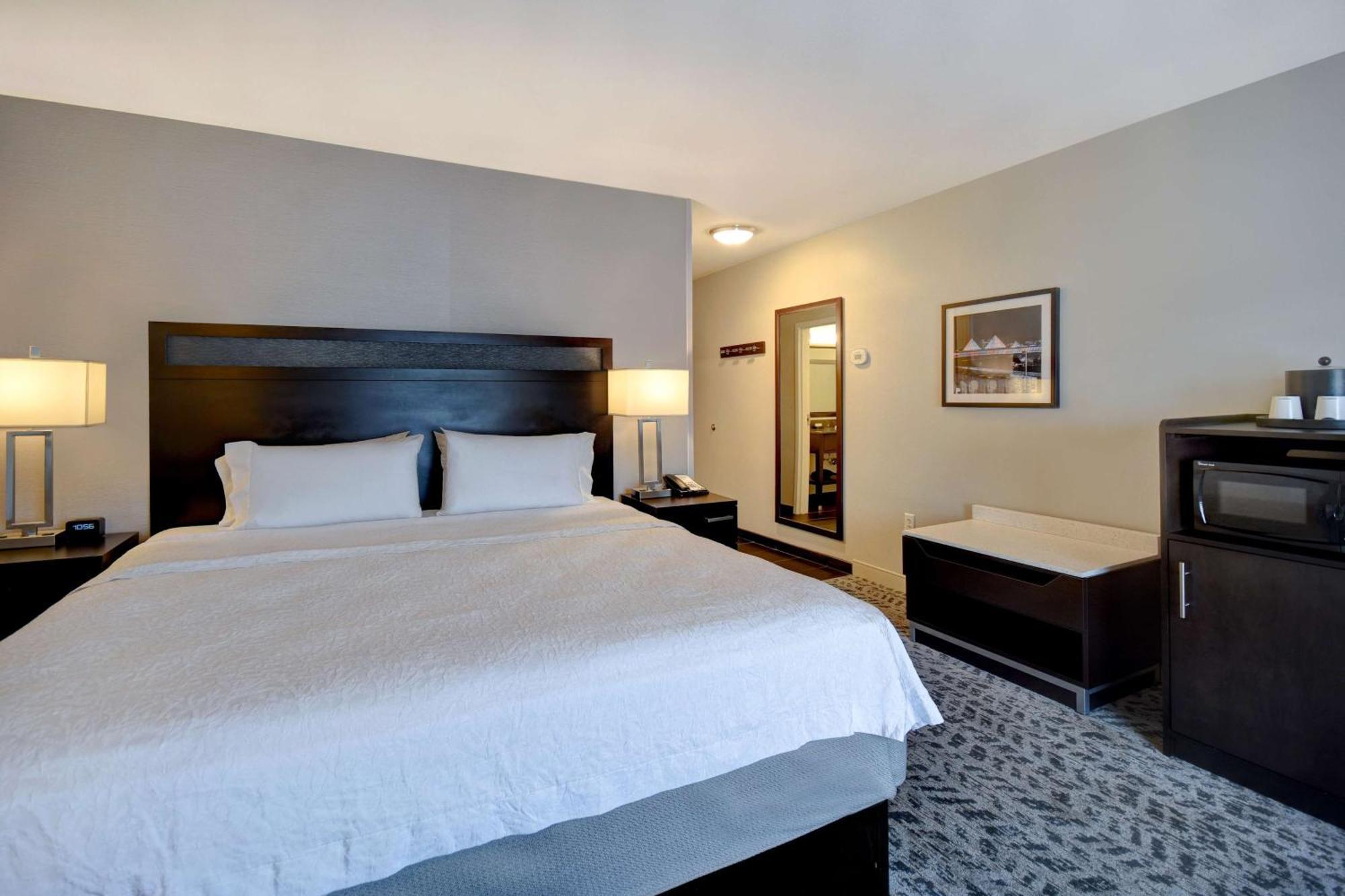 King Room Hearing Access or Non-Smoking