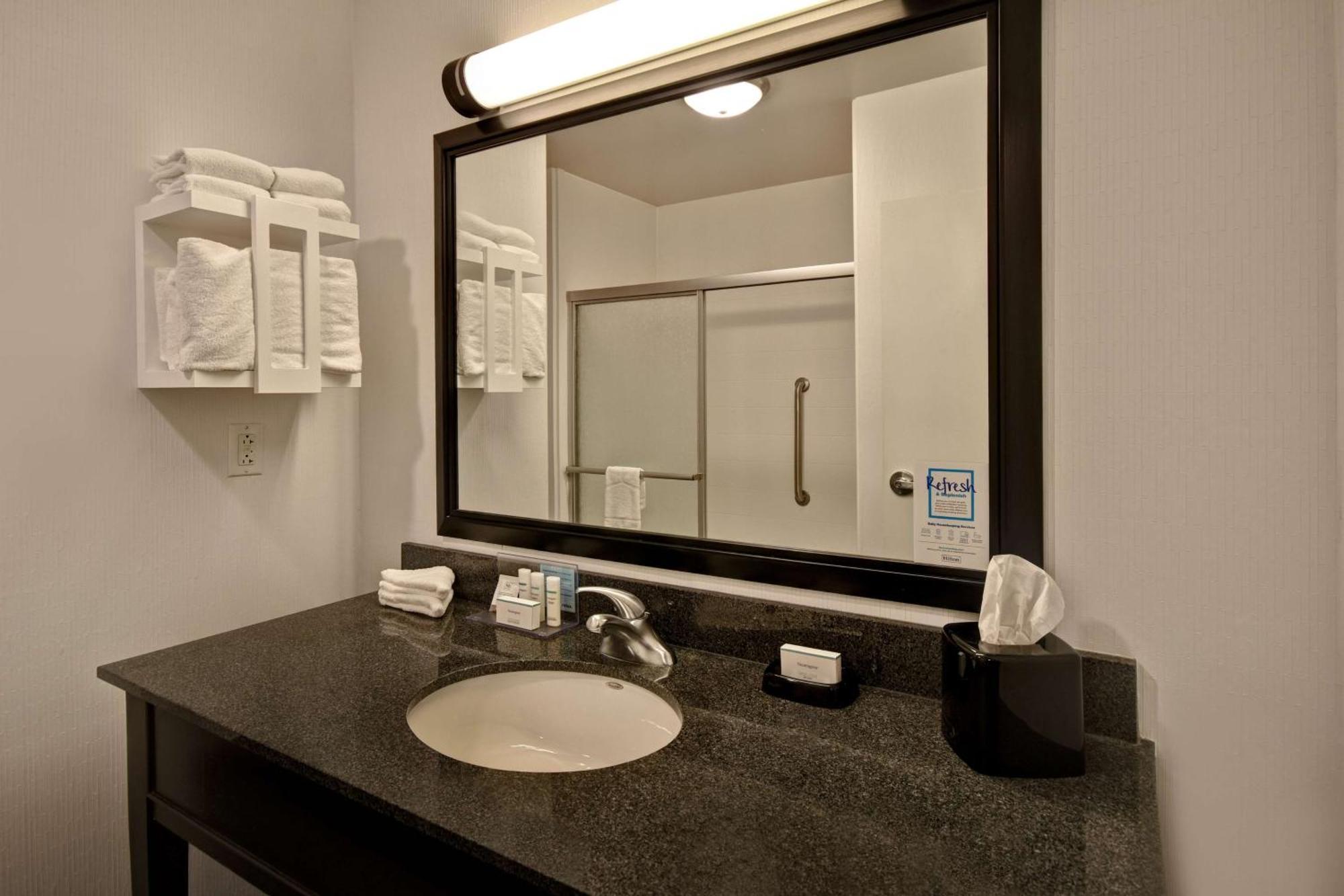 King Room Hearing Access or Non-Smoking