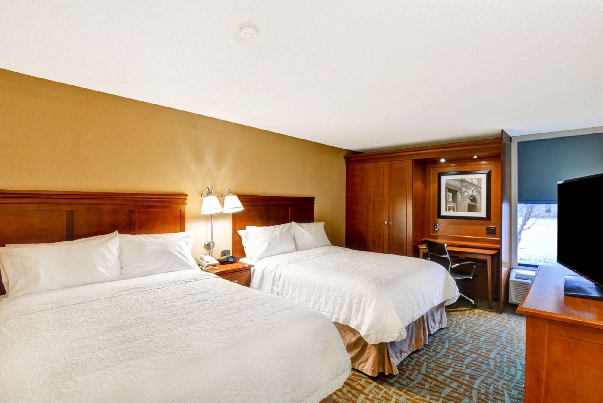 Queen Room Two Queen Beds Hearing Access or Non-Smoking