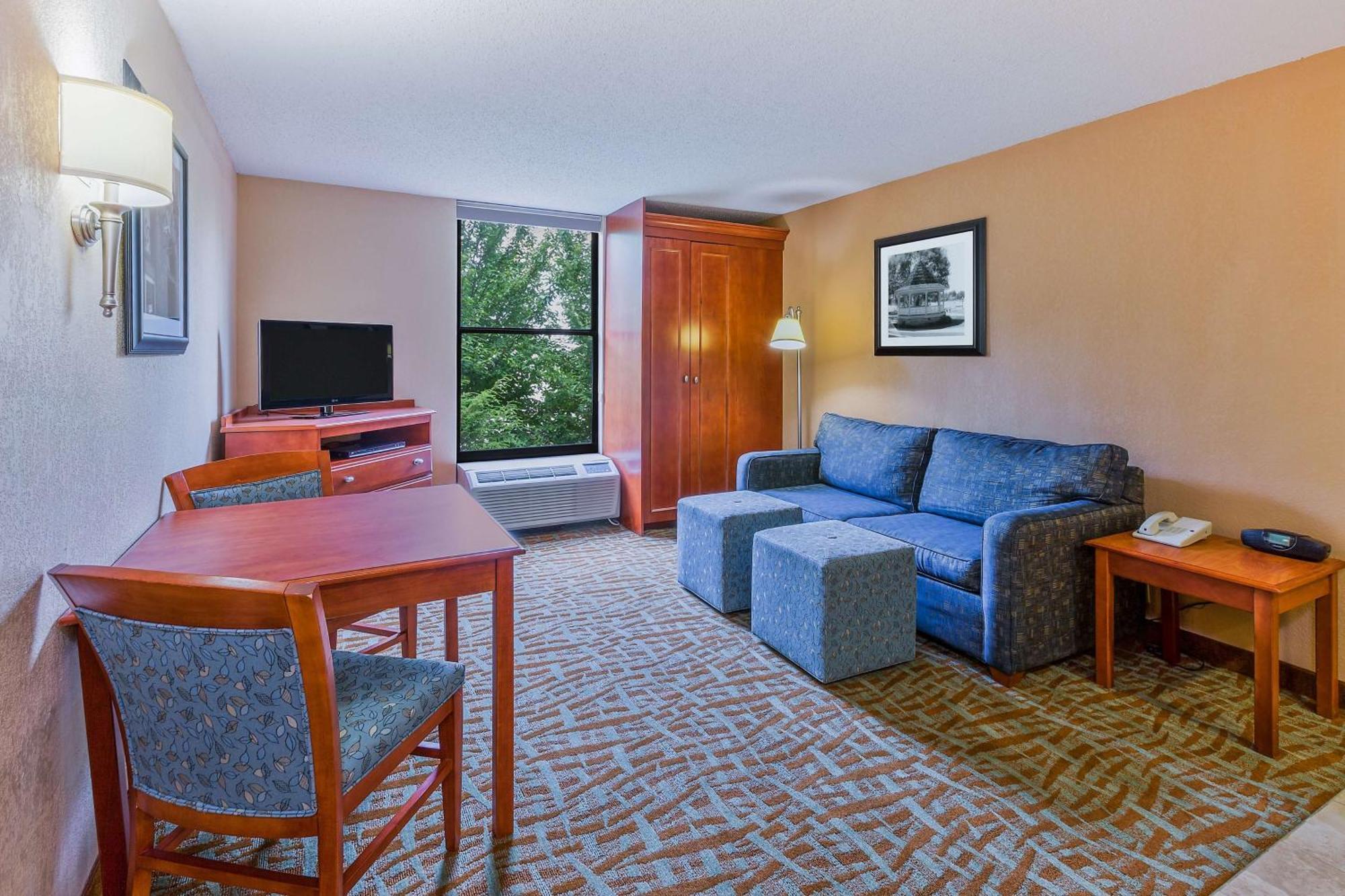 King Suite Non-Smoking