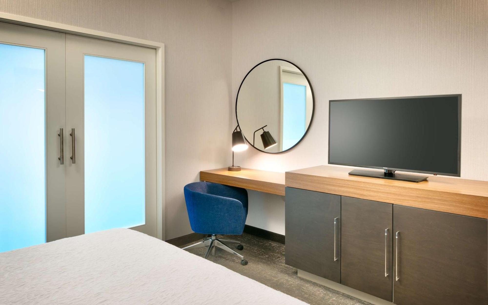 One-Bedroom King Suite Bunk Bed