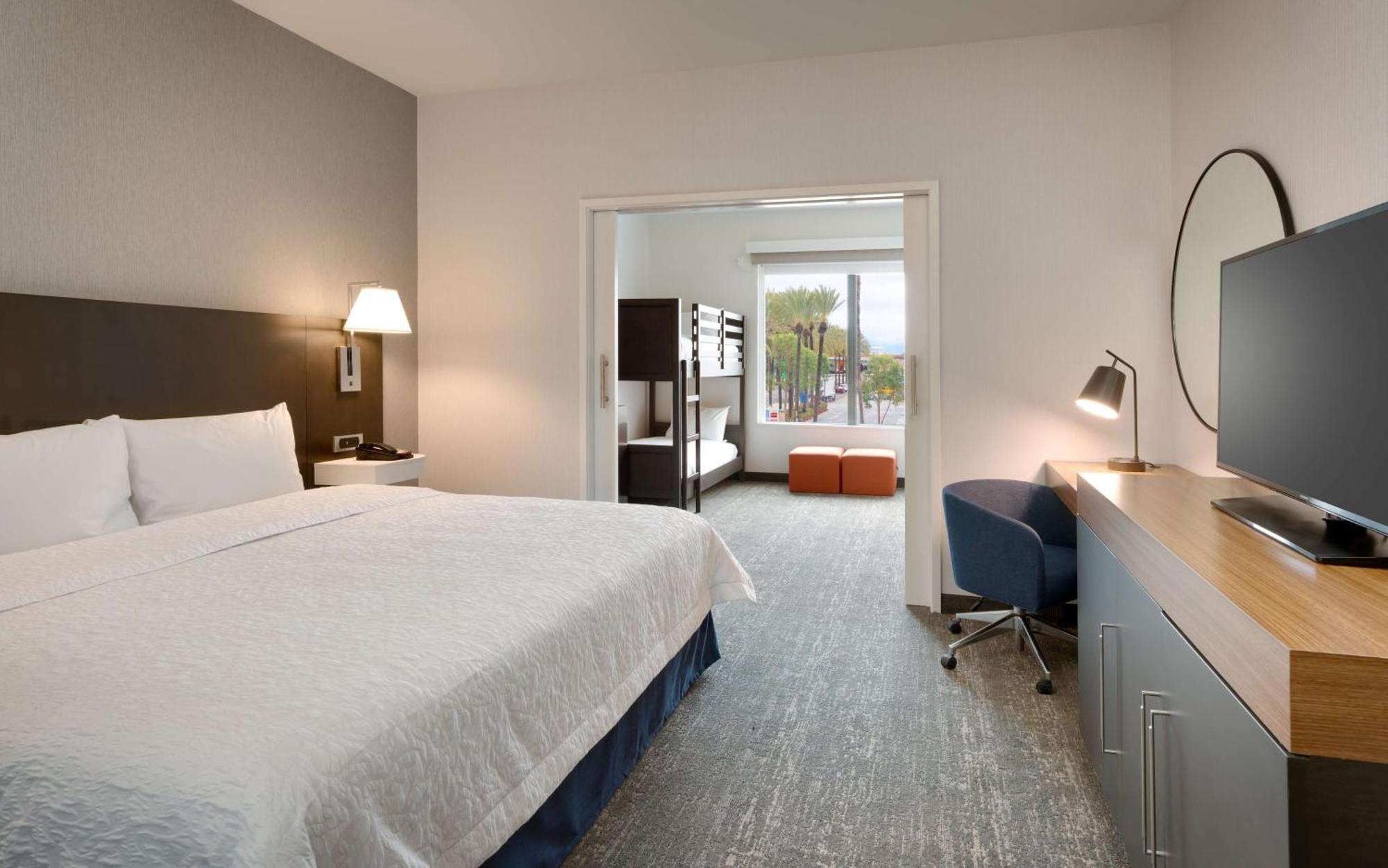 One-Bedroom King Suite Bunk Bed