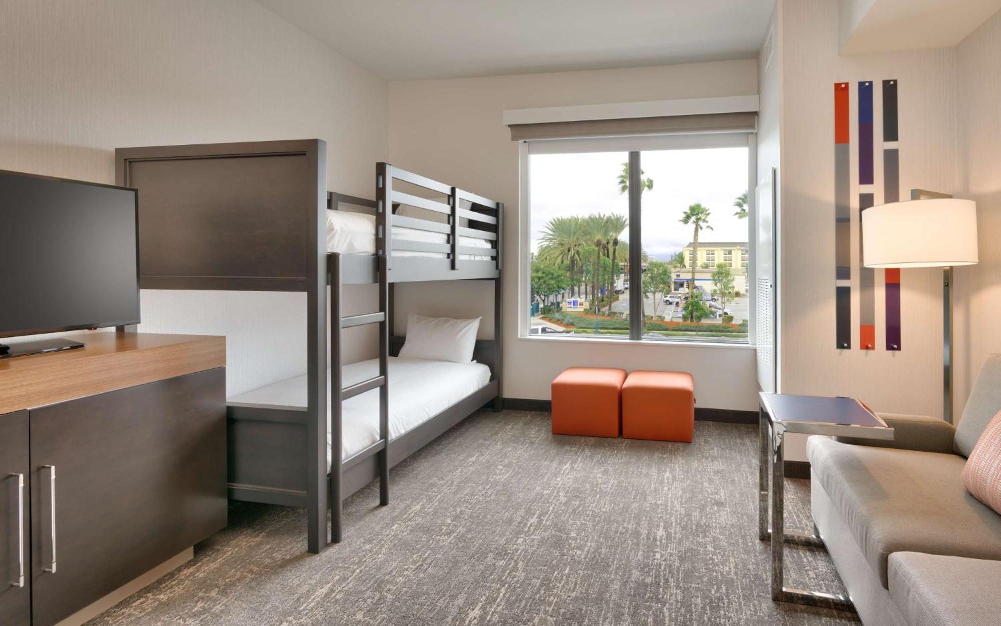 One-Bedroom King Suite Bunk Bed