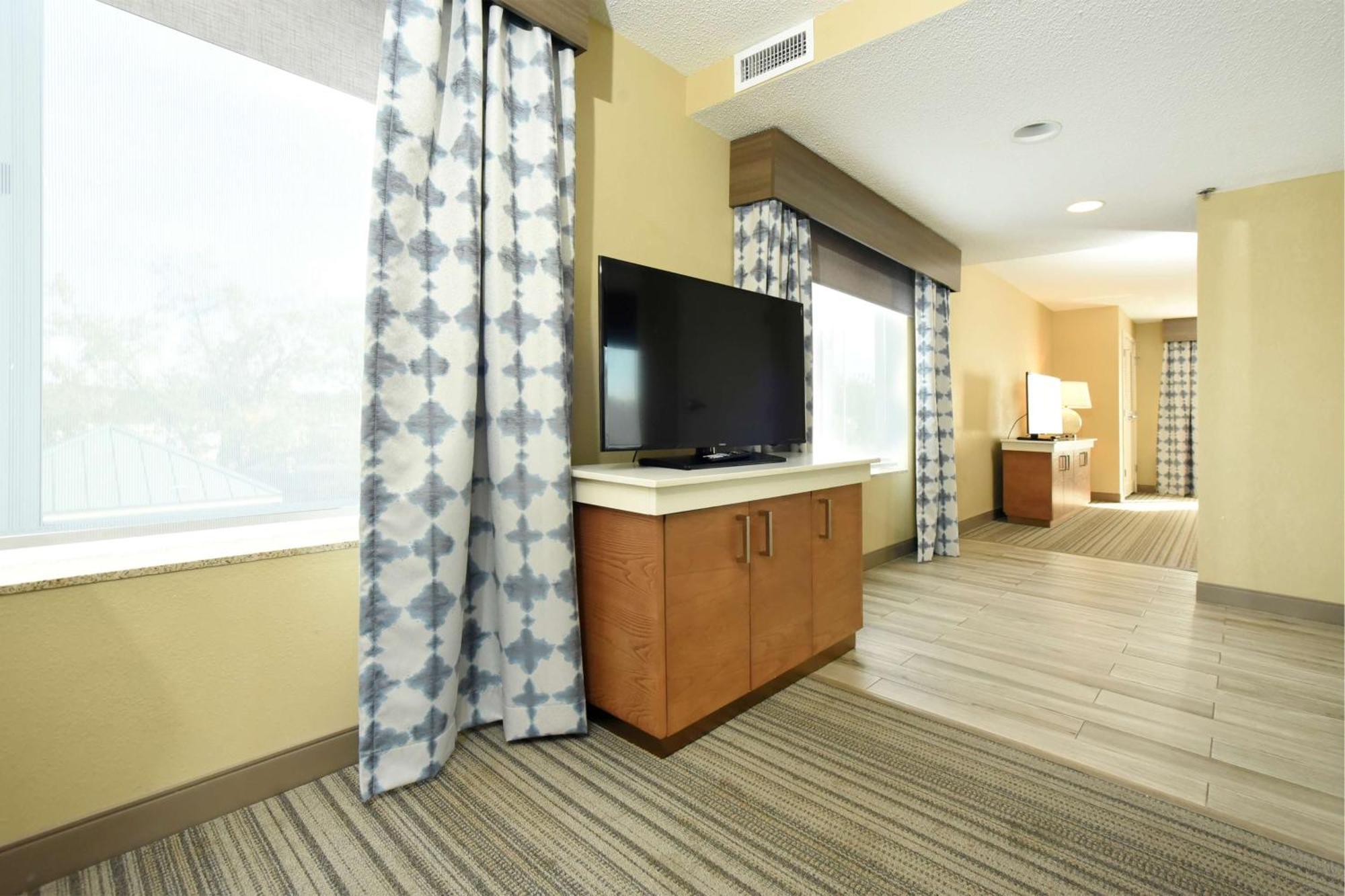 Junior King Suite Sofa Bed Non-Smoking