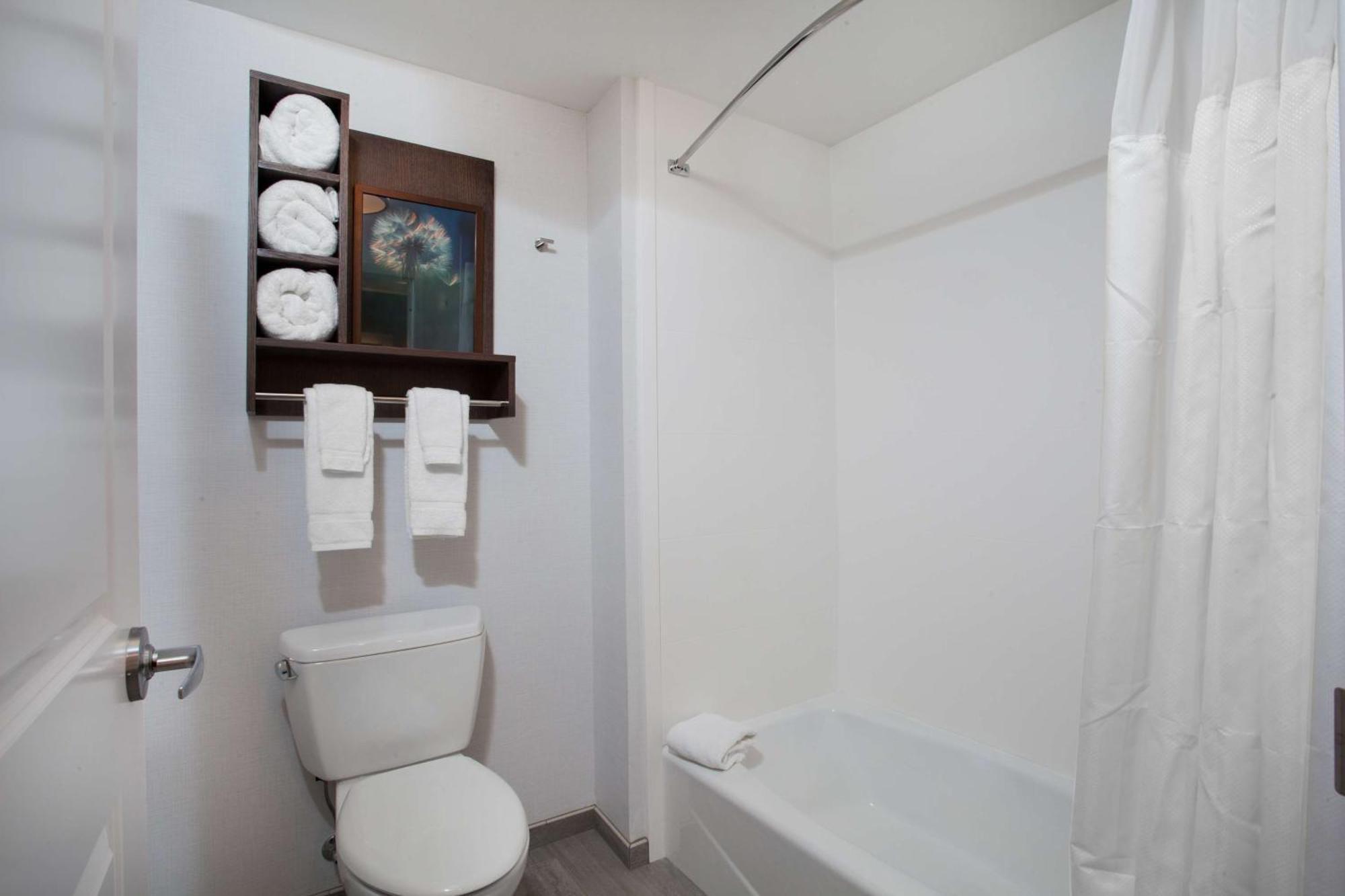 Queen Studio Two Queen Beds Non-Smoking